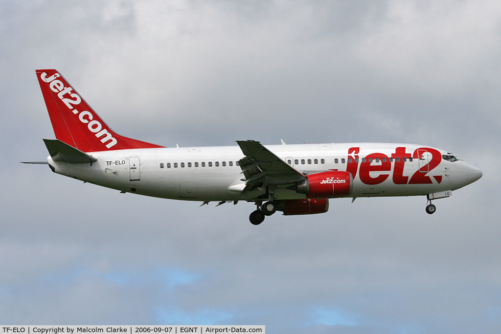 TF-ELO, 1988 Boeing 737-33A(QC) C/N 24028, Boeing 737-33A(QC) on approach to Newcastle Airport, September 2006.