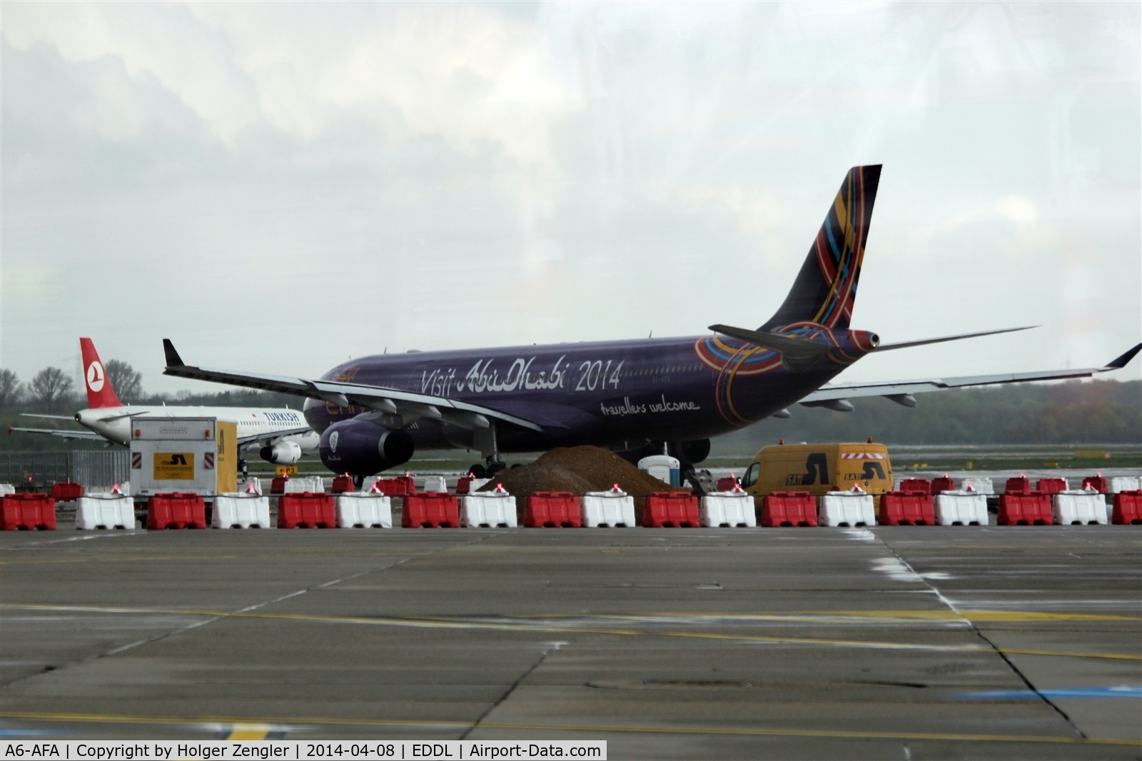 A6-AFA, 2009 Airbus A330-343X C/N 1071, On taxi to departure...