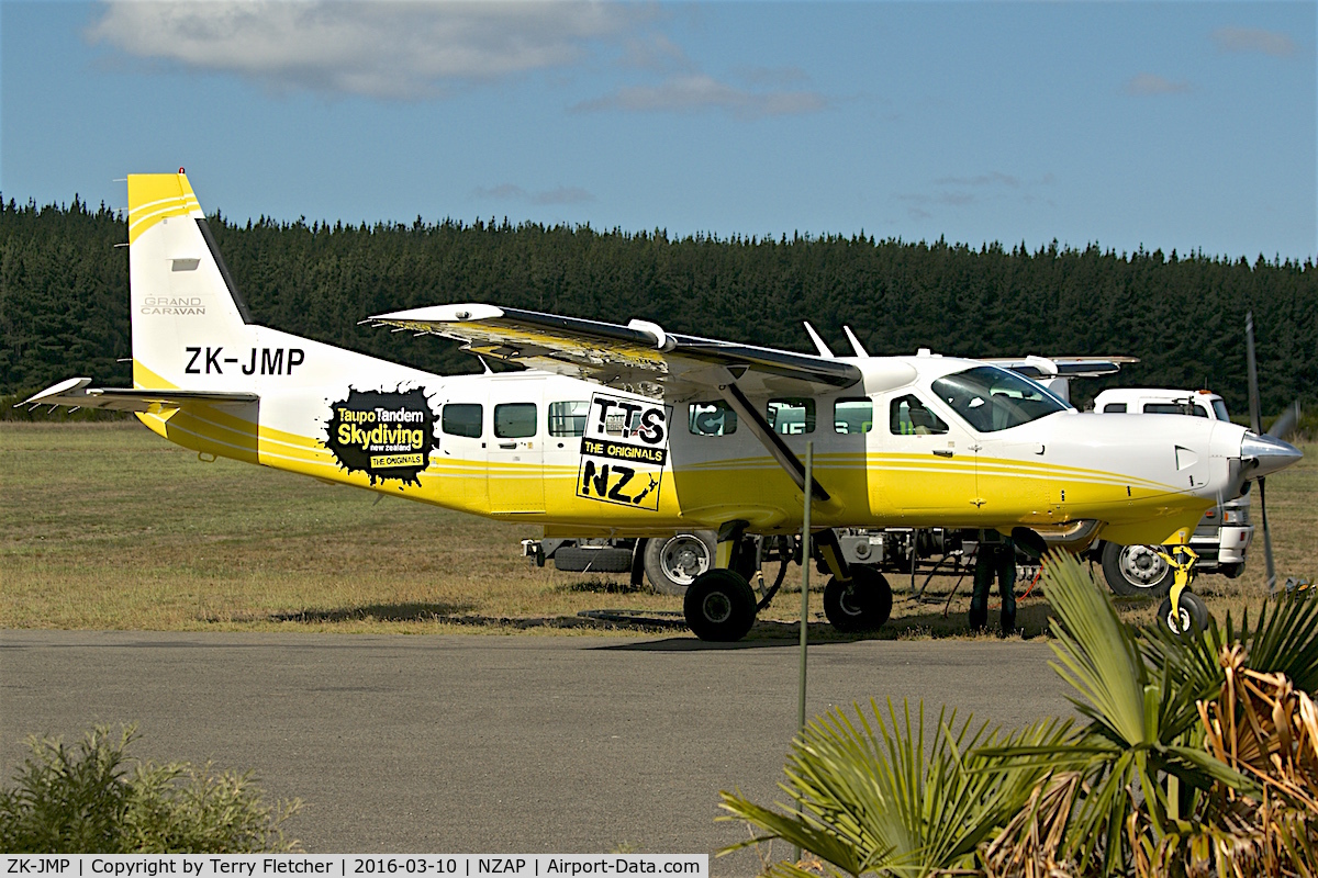 ZK-JMP, 2005 Cessna 208B Grand Caravan C/N 208B1169, At Taupo , North Island , New Zealand