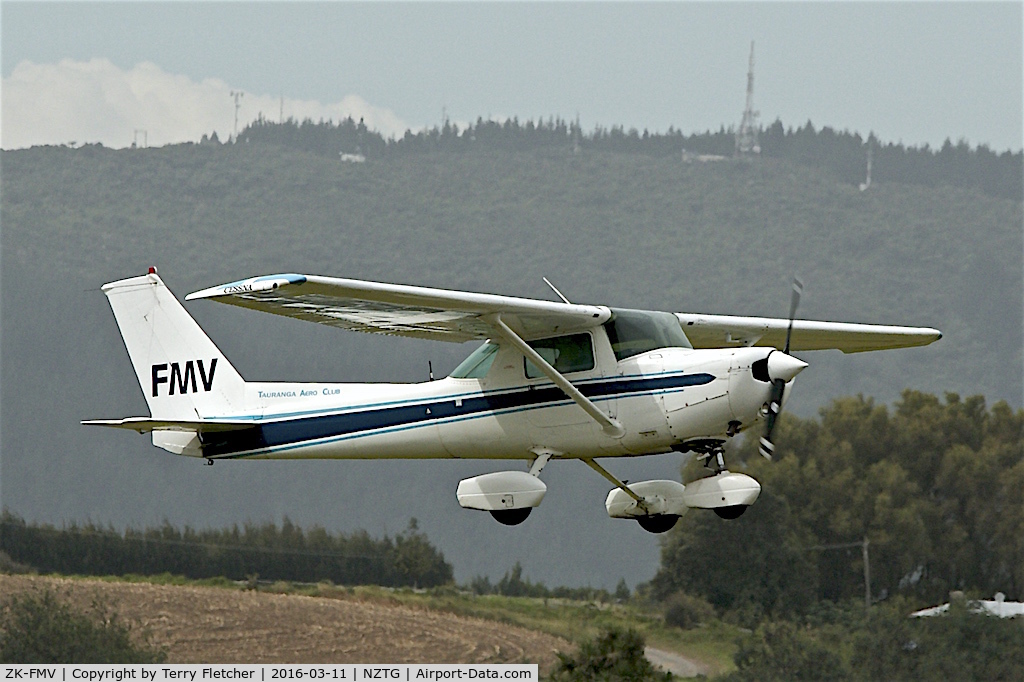 ZK-FMV, Cessna 152 C/N 15279588, At Tauranga