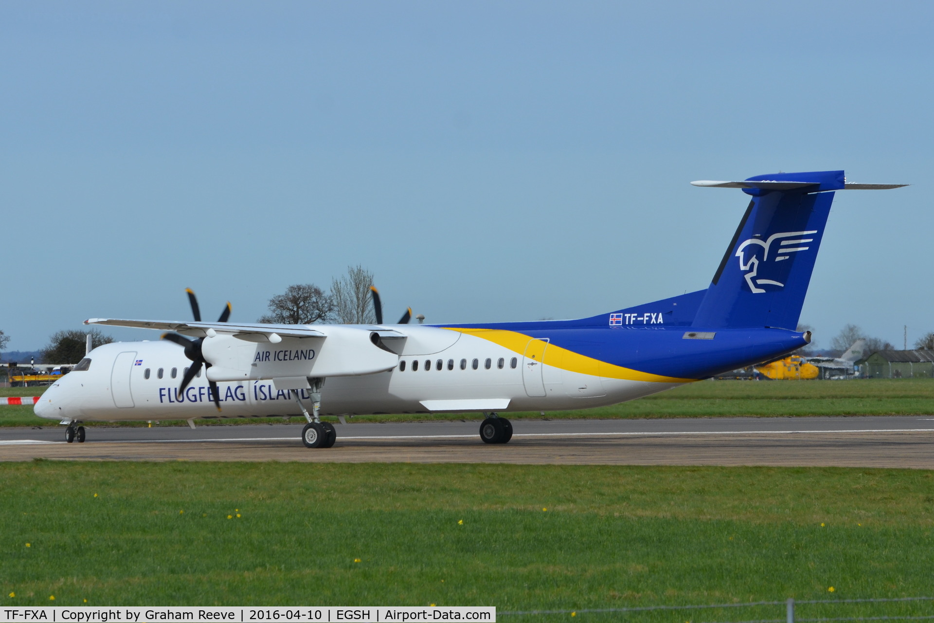 TF-FXA, 2001 Bombardier DHC-8-402 Q400 Dash 8 C/N 4022, About to depart from Norwich.