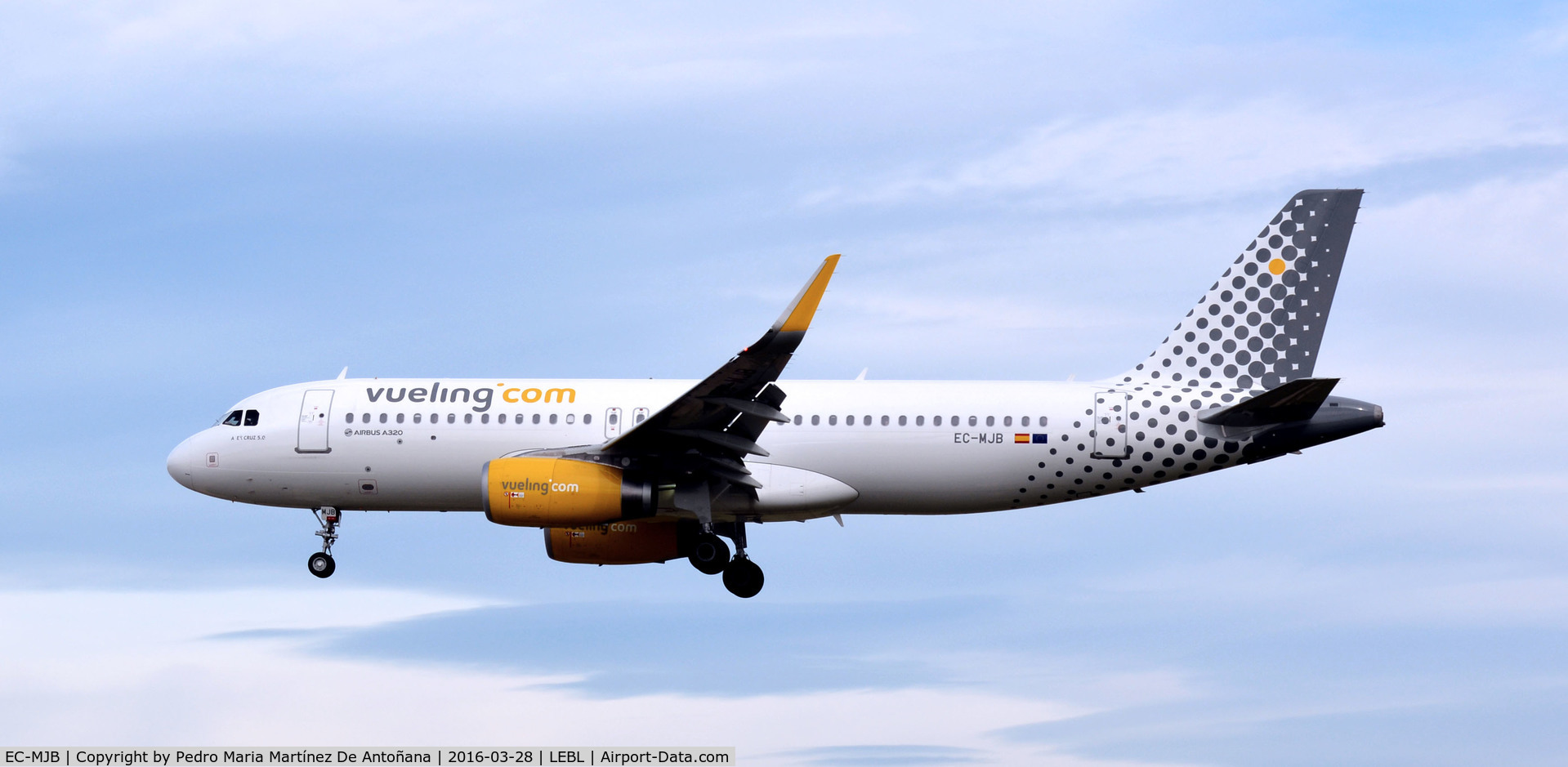 EC-MJB, 2015 Airbus A320-232 C/N 6883, Vueling Airlines