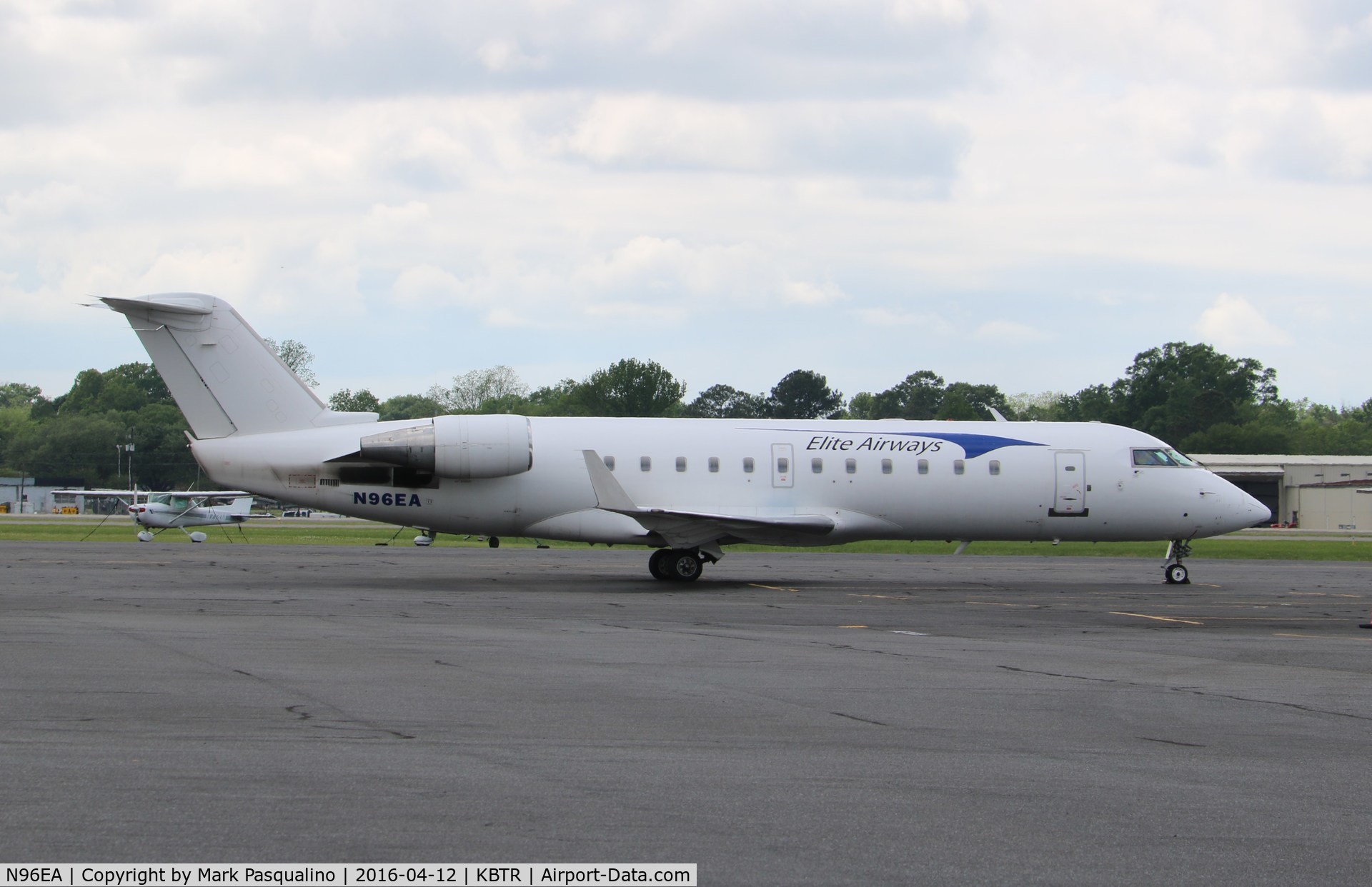 N96EA, 2002 Bombardier CRJ-200ER (CL-600-2B19) C/N 7700, CL-600-2B19