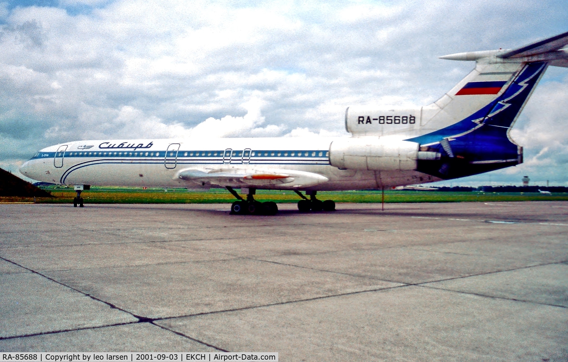 RA-85688, 1990 Tupolev Tu-154M C/N 90A859, Copenhagen 3.9.01
