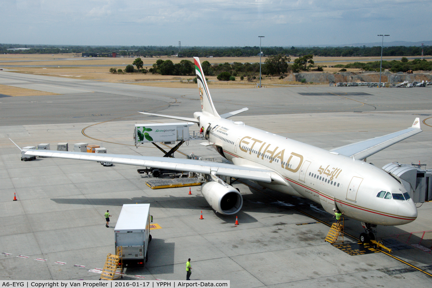 A6-EYG, 2006 Airbus A330-243 C/N 724, Etihad Airways Airbus A330-243 at Perth airport, Western Australia