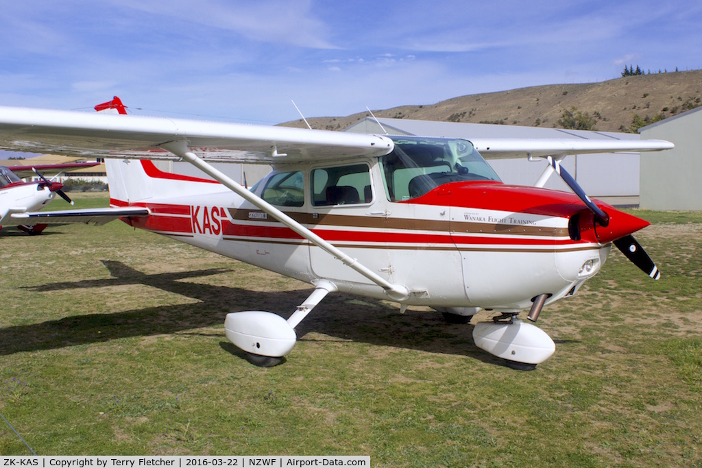 ZK-KAS, Cessna 172N C/N 17273454, At Wanaka