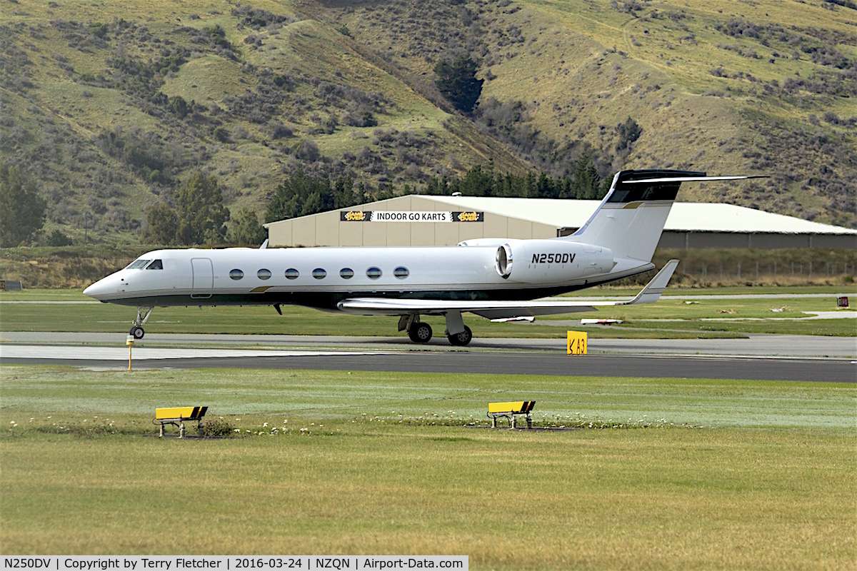 N250DV, 2005 Gulfstream Aerospace G-V C/N 5066, G550 at Queenstown , NZ