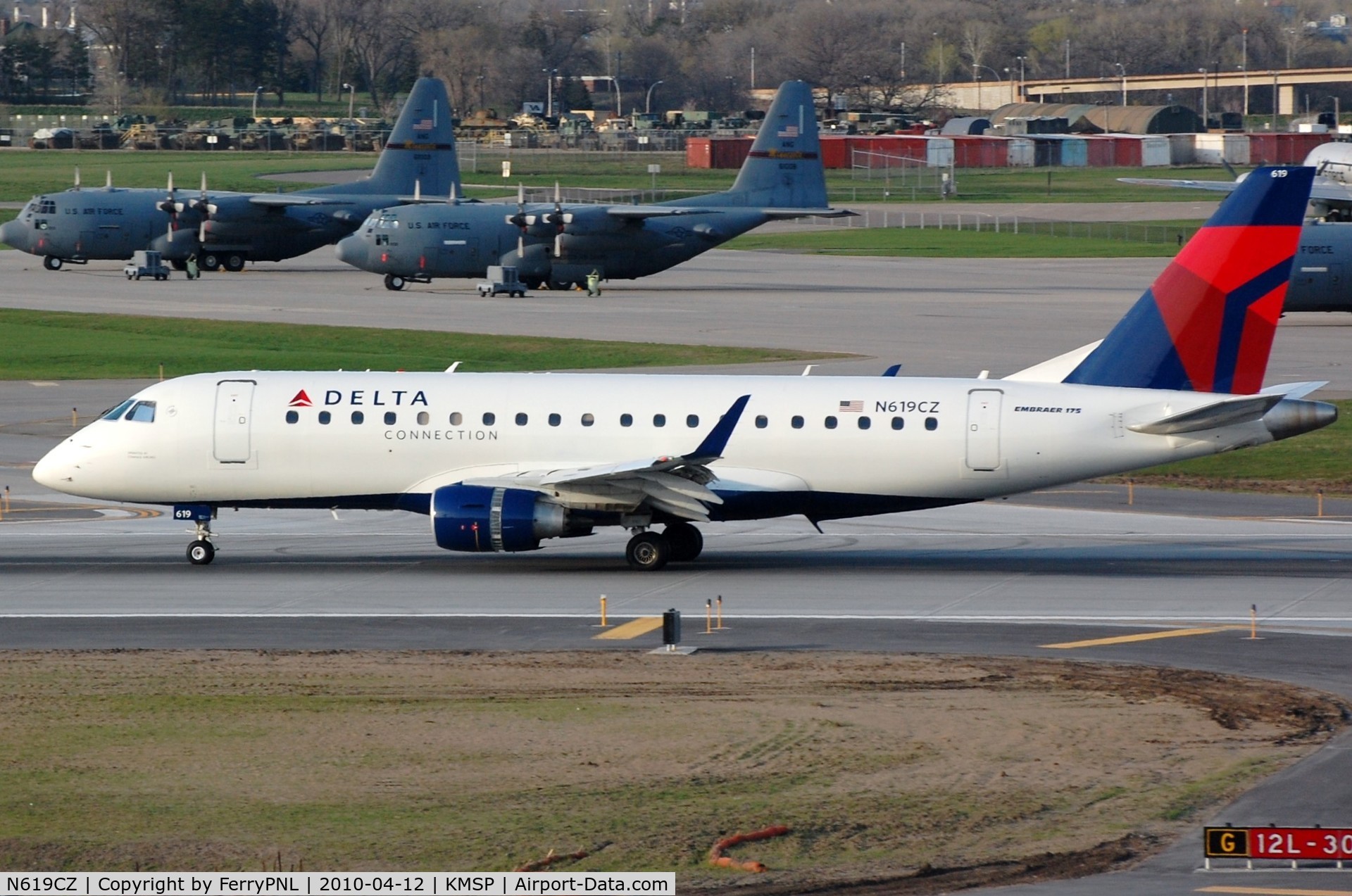 N619CZ, 2008 Embraer 175LR (ERJ-170-200LR) C/N 17000213, Delta Connection ERJ170
