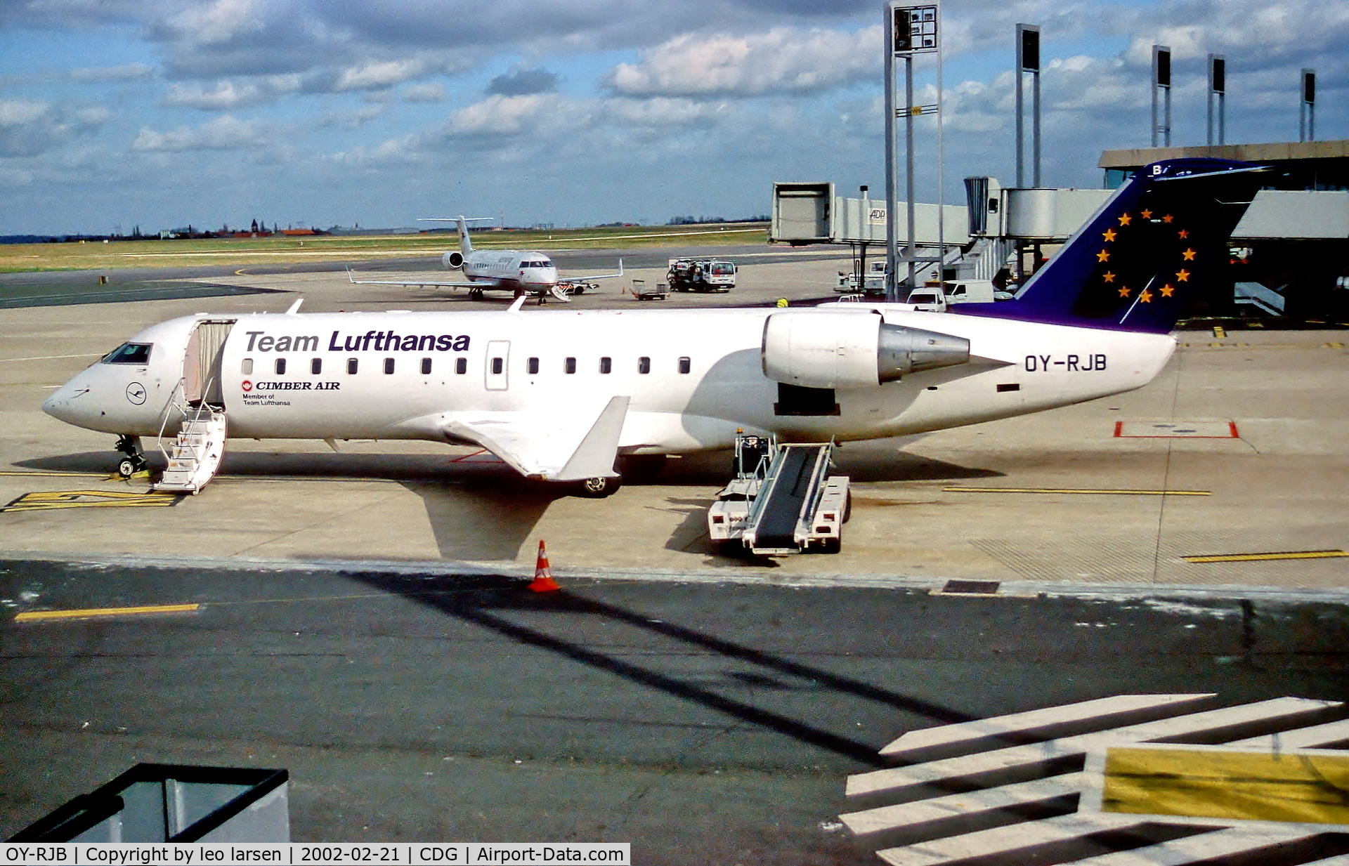 OY-RJB, 2000 Canadair CRJ-200LR (CL-600-2B19) C/N 7419, Paris CDG 21.2.02