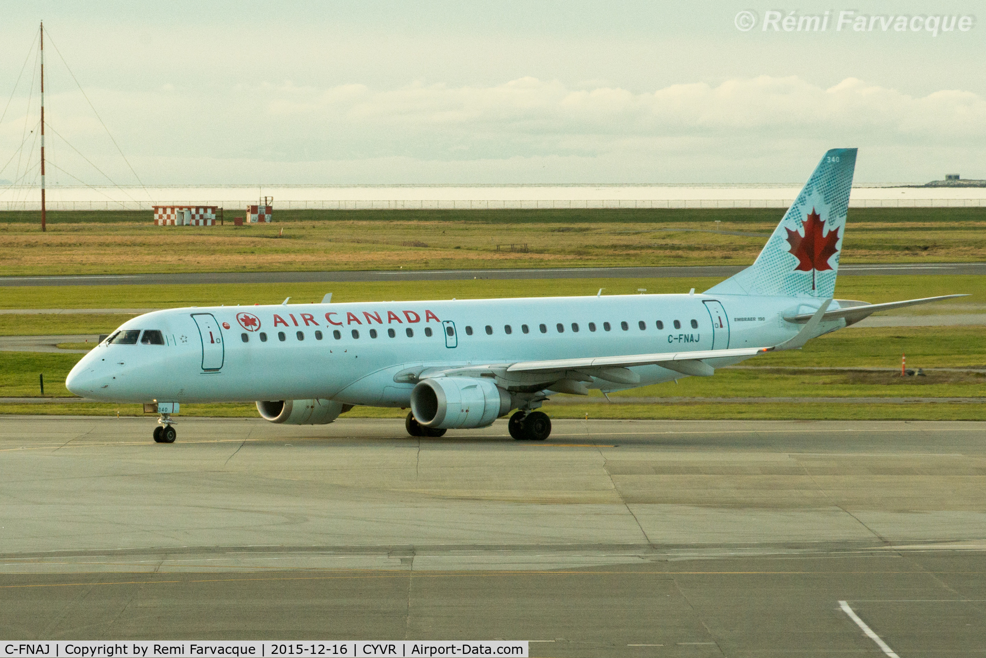 C-FNAJ, 2007 Embraer 190AR (ERJ-190-100IGW) C/N 19000134, Taxiing for take-off on south runway.