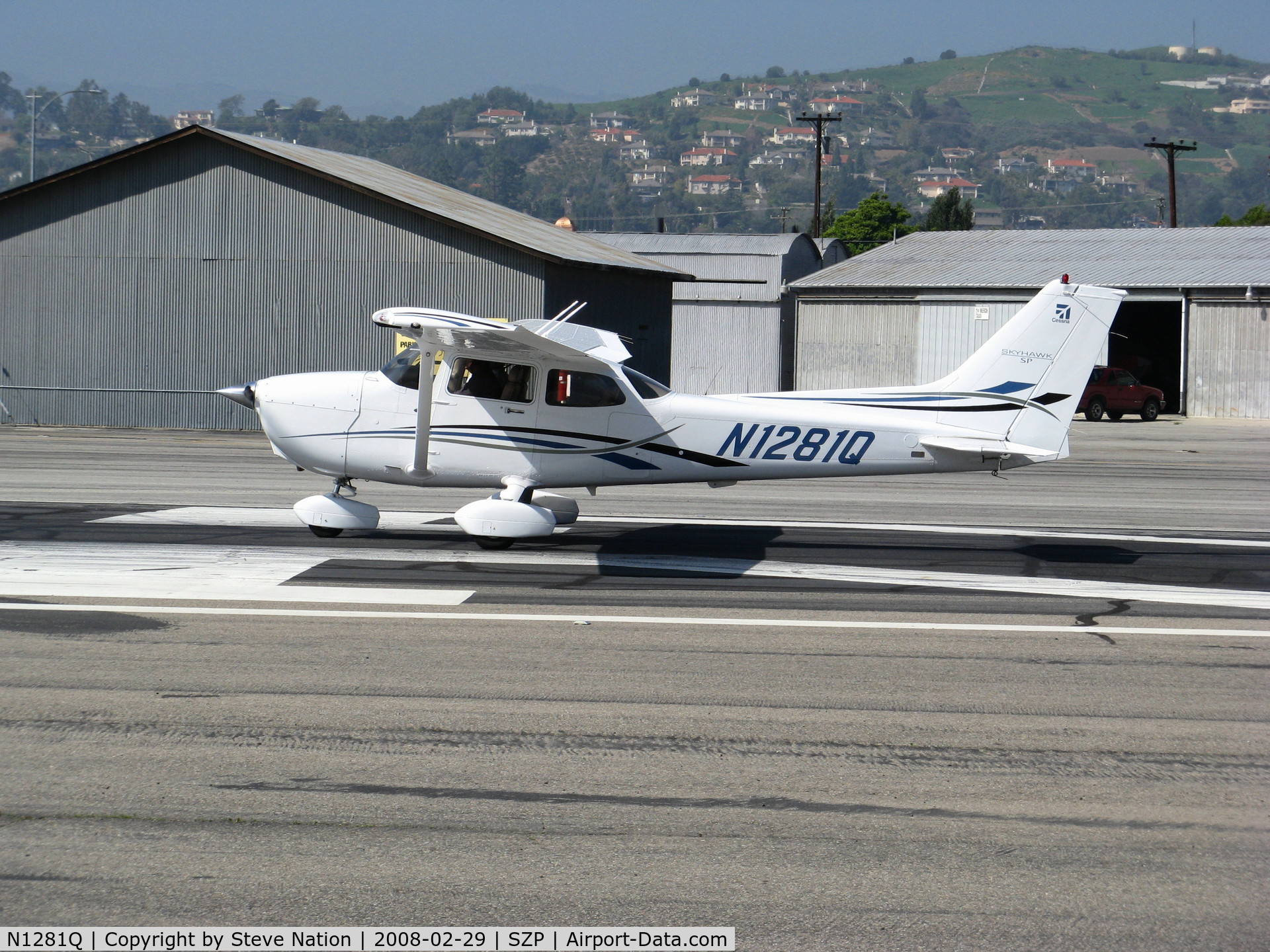 N1281Q, 2006 Cessna 172S C/N 172S10333, 2006 Cessna 172S Skyhawk taxiing @ Santa Paula Airport (Ventura County), CA