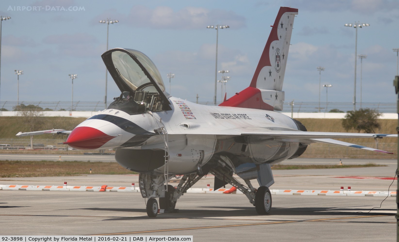 92-3898, General Dynamics F-16CJ Fighting Falcon C/N CC-140, Thunderbirds