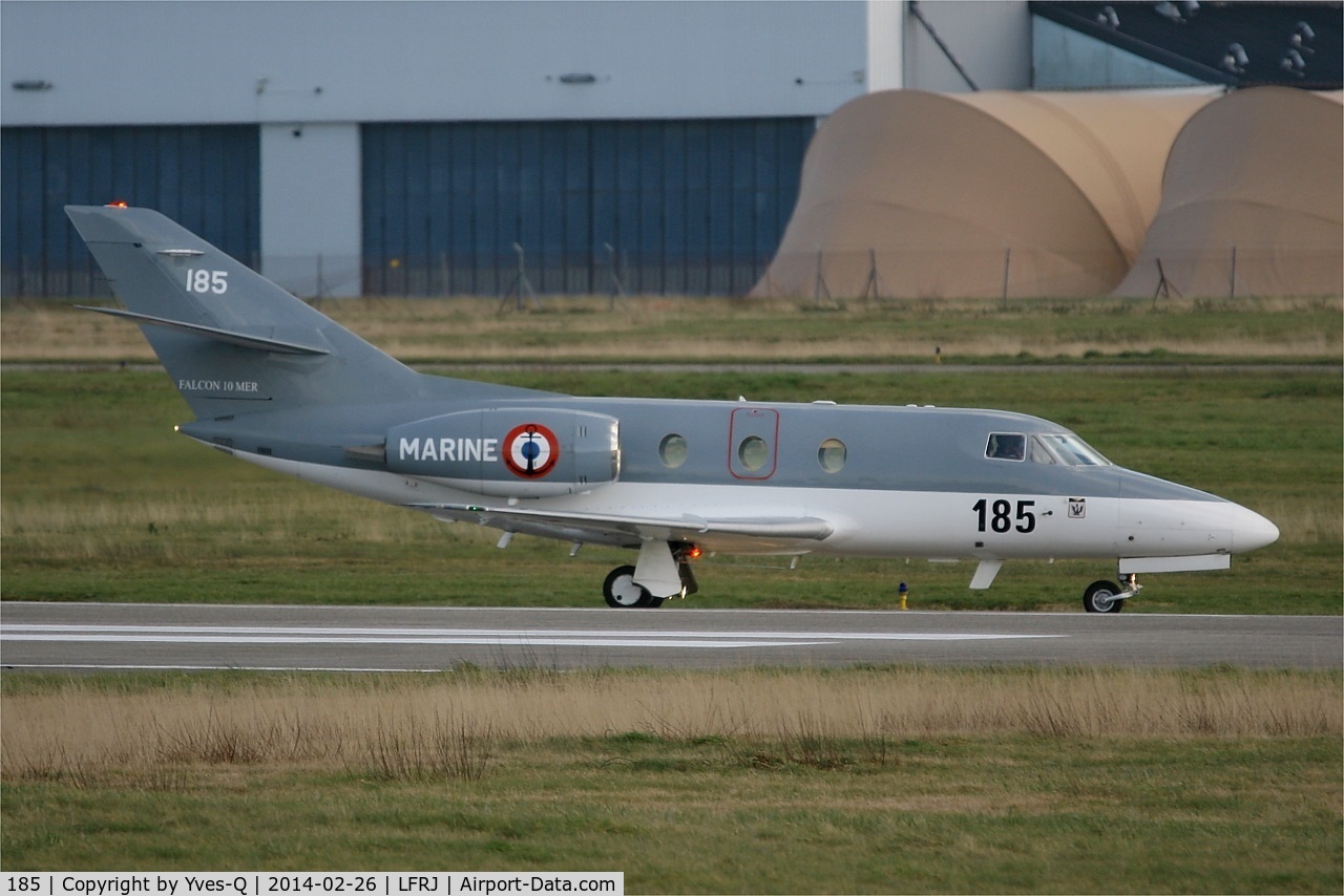 185, Dassault Falcon 10MER C/N 185, Dassault Falcon 10 MER, Taxiing to parking area, Landivisiau Naval Air Base (LFRJ)