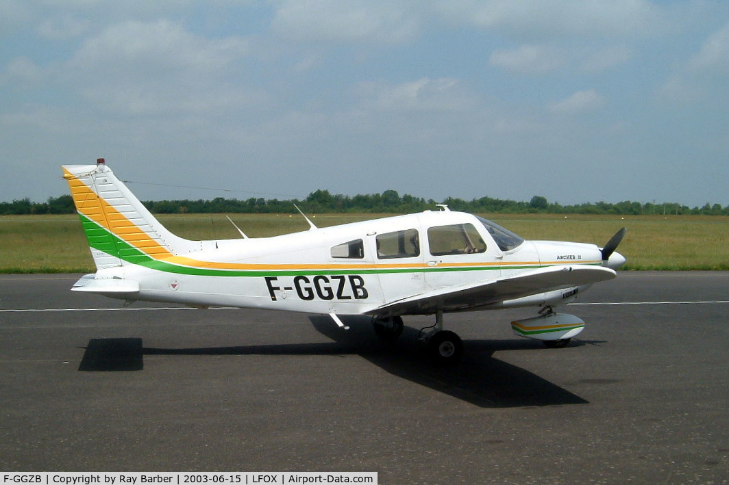 F-GGZB, Piper PA-28-181 Archer C/N 28-7890105, Piper PA-28-181 Archer II [28-7890105] Etampes/Mondesir~F 15/06/2003
