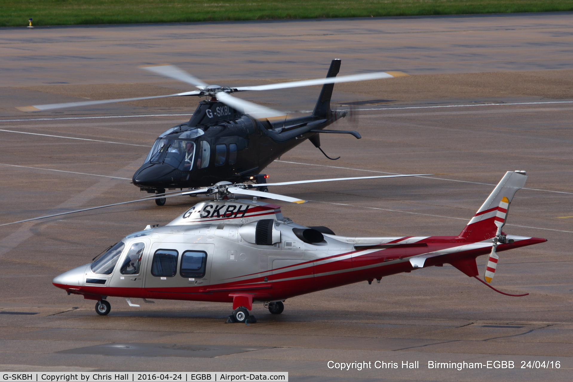 G-SKBH, 2010 Agusta AW-109SP Grand New C/N 22216, Apollo Air Services with G-SKBL