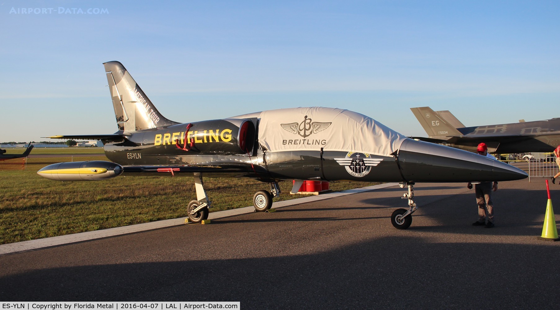 ES-YLN, Aero L-39C Albatros C/N 533637, Breitling Jet Team