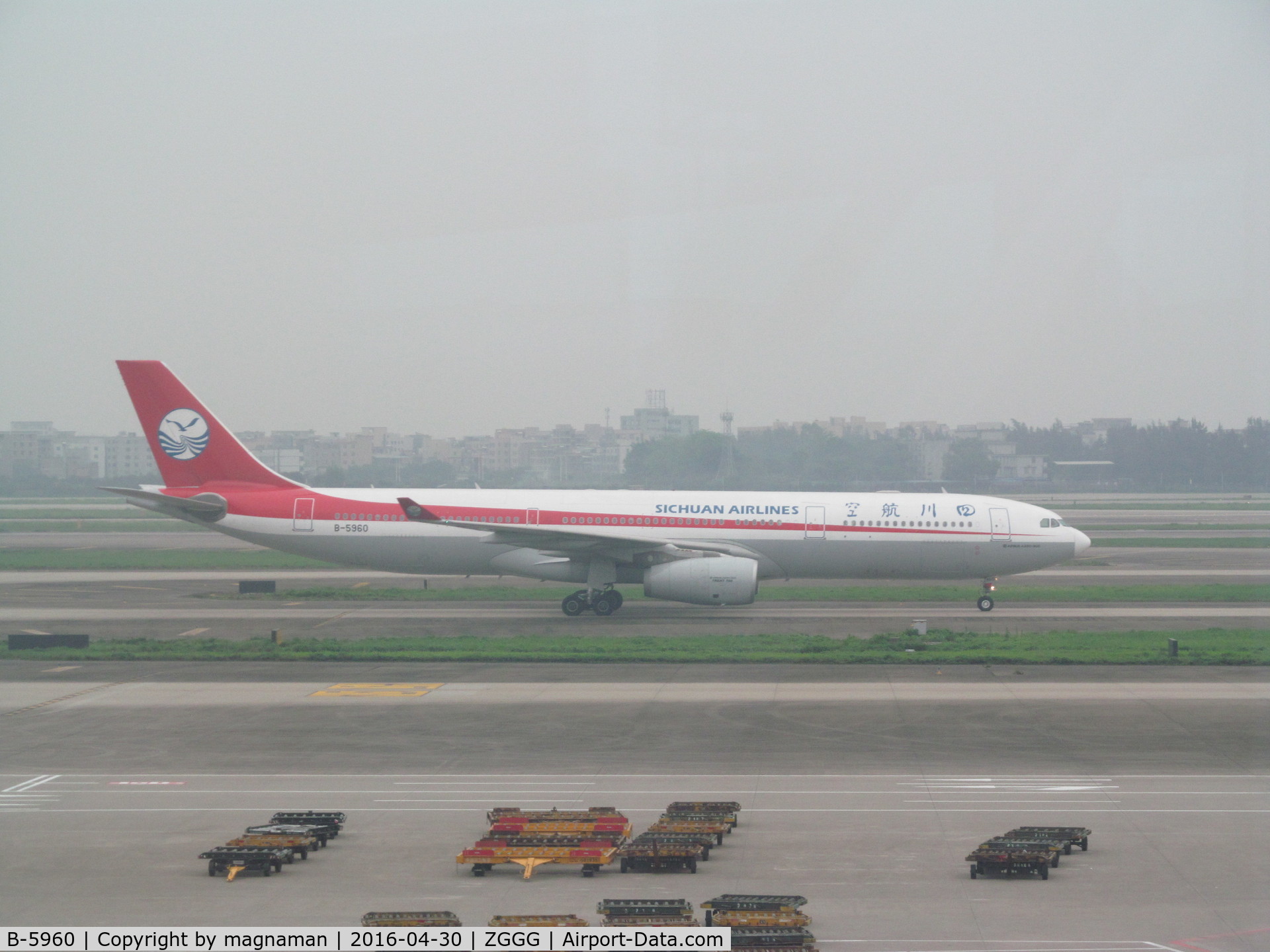 B-5960, 2014 Airbus A330-343 C/N 1579, taxying to stand at Guangzhou