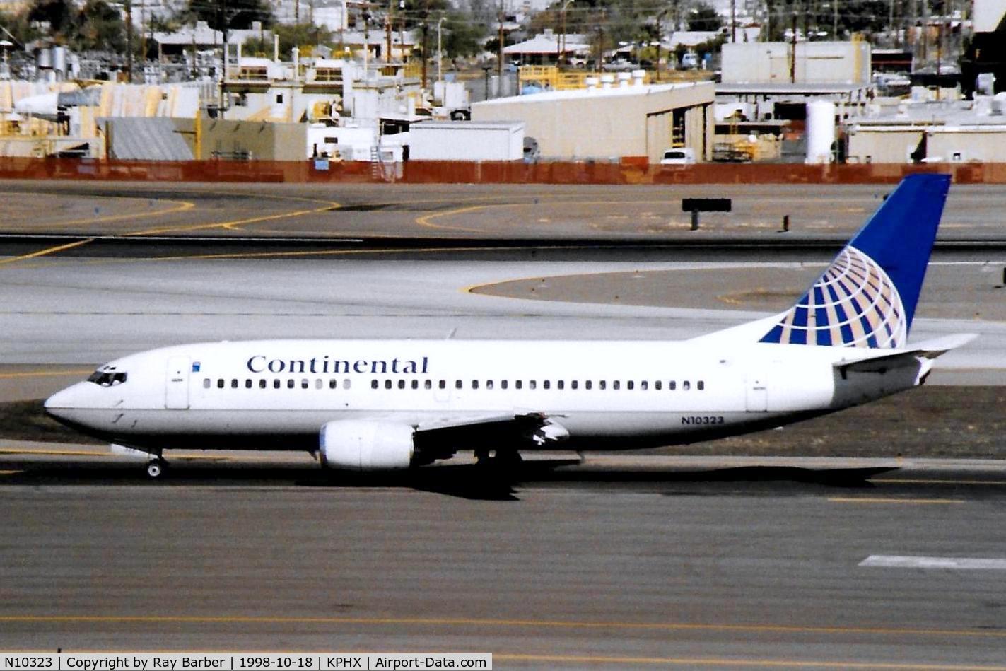 N10323, 1986 Boeing 737-3TO C/N 23374, Boeing 737-3T0 [23374] (Continental Airlines) Phoenix-Sky Harbor Int'l~N 18/10/1998