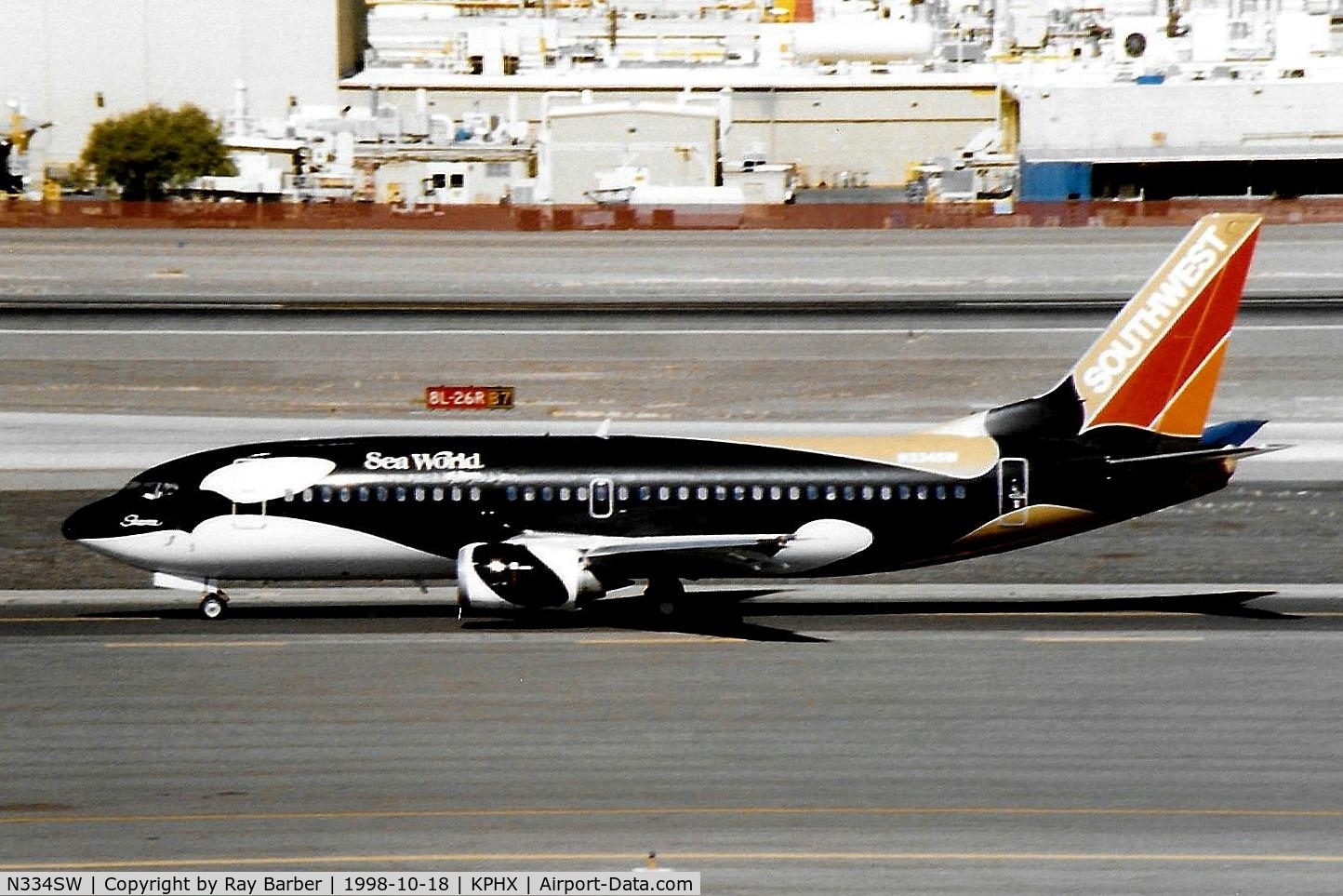 N334SW, 1988 Boeing 737-3H4 C/N 23938, Boeing 737-3H4 [23938] (Southwest Airlines) Phoenix-Sky Harbor Int'l~N 18/10/1998