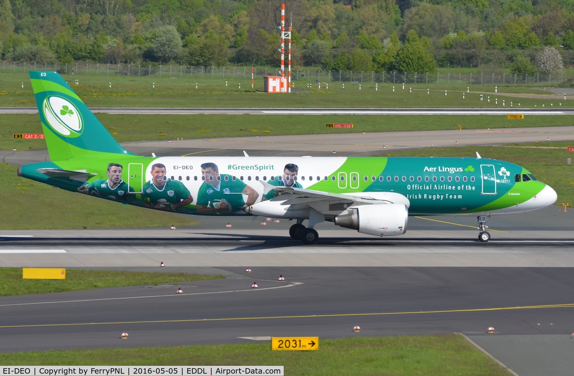 EI-DEO, 2005 Airbus A320-214 C/N 2486, Aer Lingus A320 promoting their national rugby team