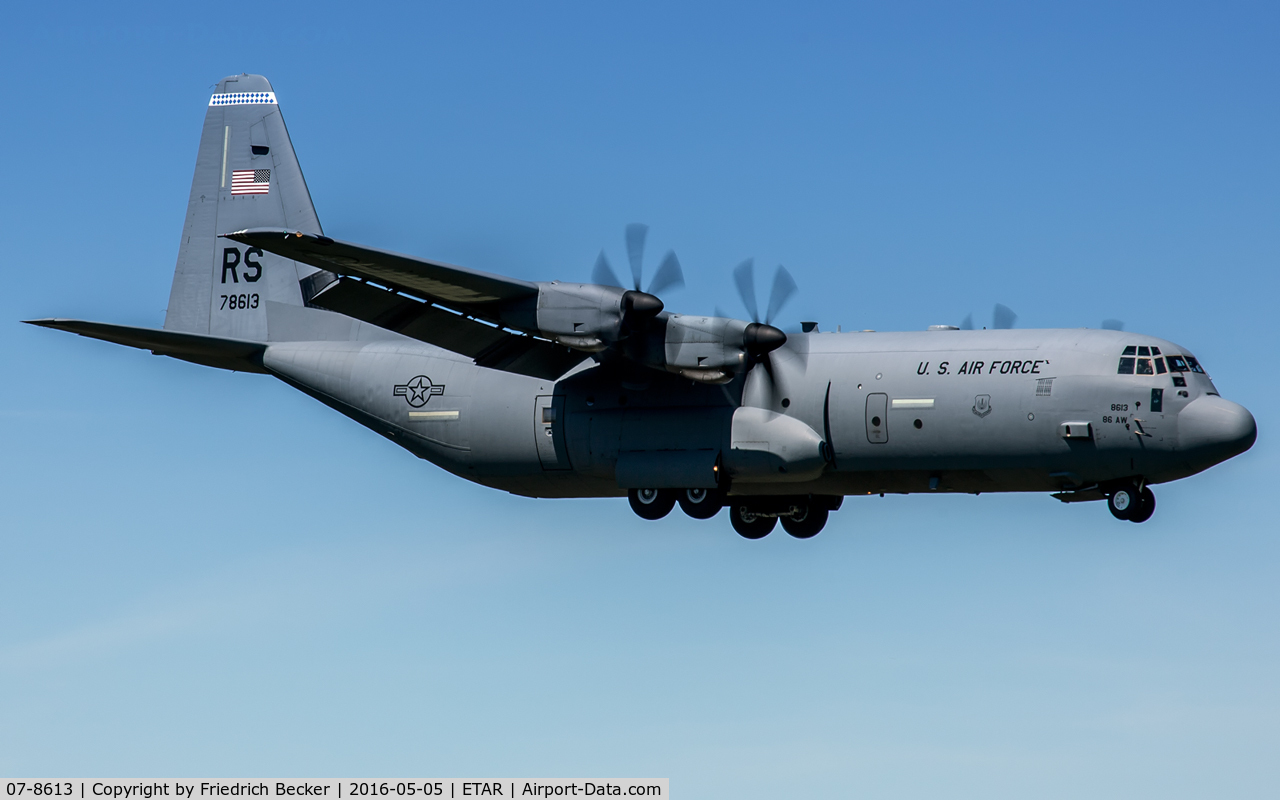 07-8613, 2004 Lockheed Martin C-130J-30 Super Hercules C/N 382-5624, on final RW09