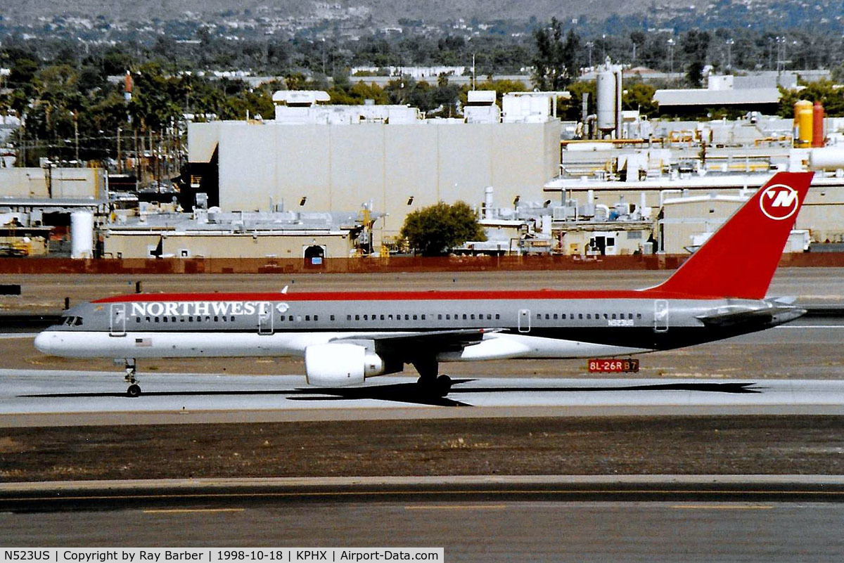 N523US, 1987 Boeing 757-251 C/N 23617, Boeing 757-251 [23617] (Northwest Airlines) Phoenix-Sky Harbor Int'l~N 18/10/1998