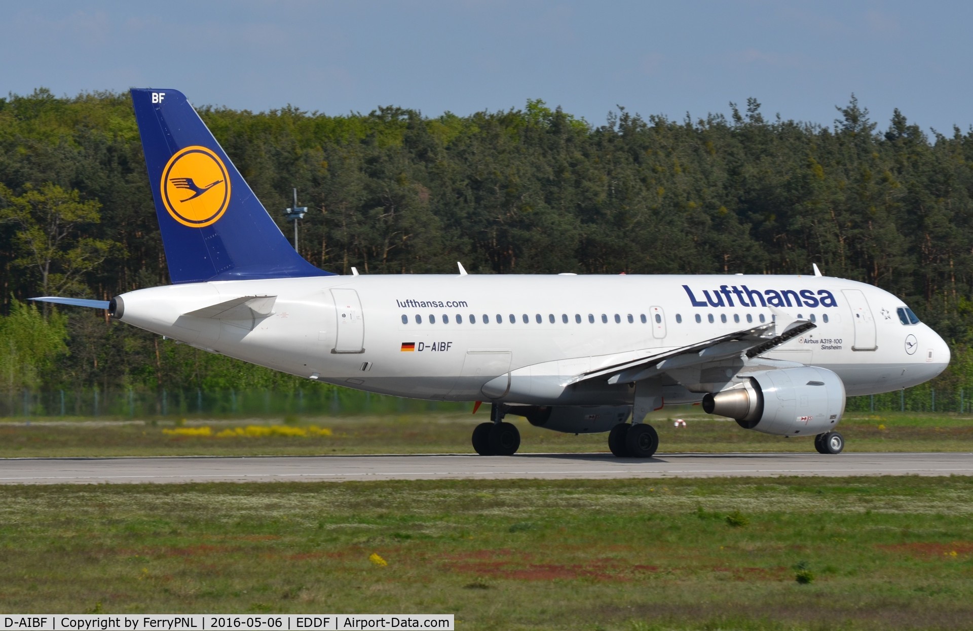 D-AIBF, 2011 Airbus A319-112 C/N 4796, Lufthansa A319 departing FRA
