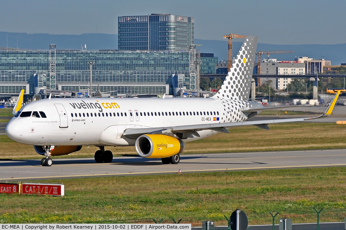 EC-MEA, 2014 Airbus A320-232 C/N 6400, Taxiing out for departure