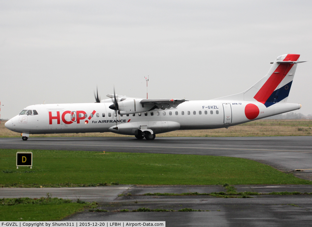 F-GVZL, 1998 ATR 72-212A C/N 553, Taxiing for departure...