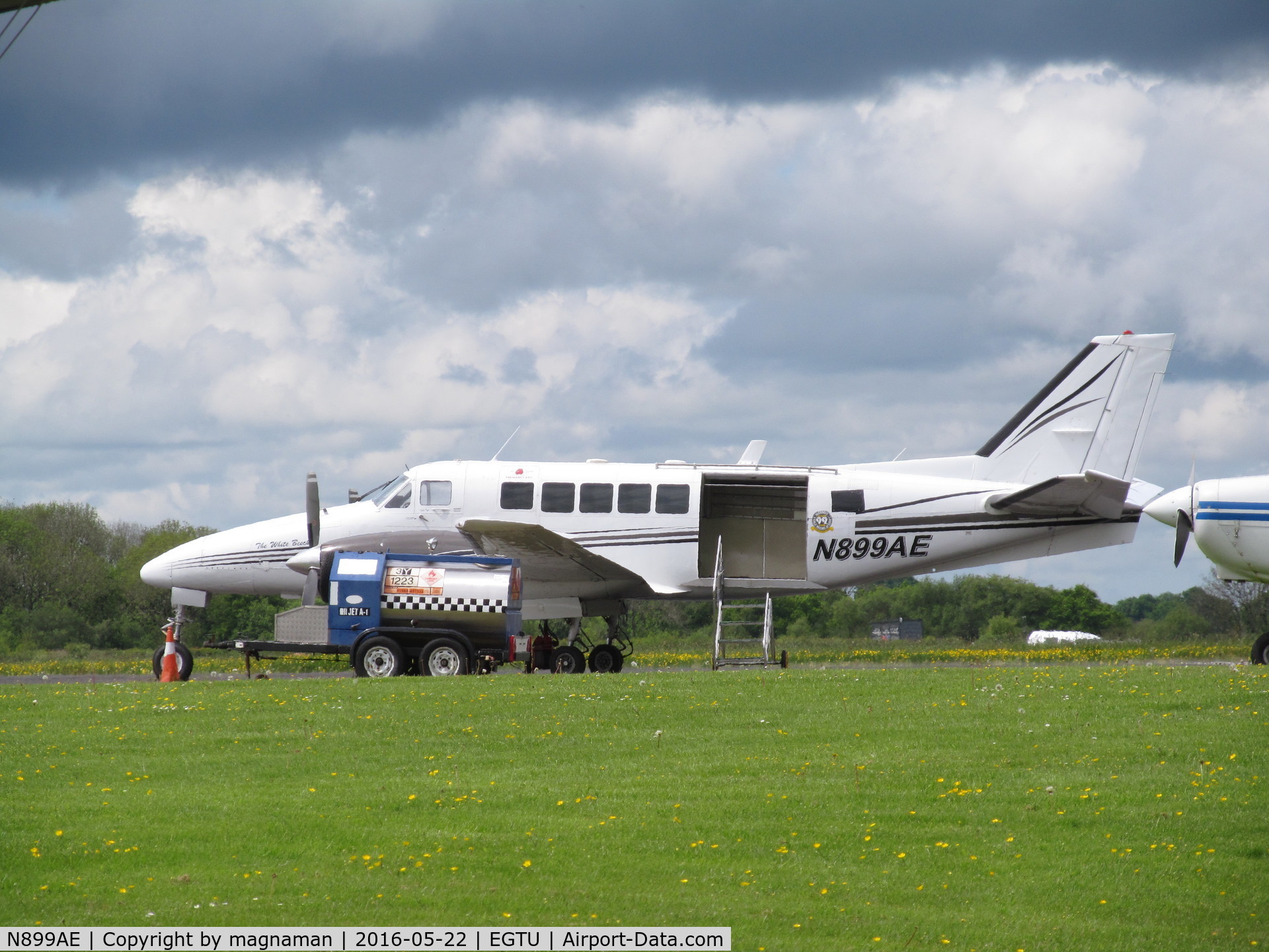 N899AE, 1968 Beech 99 C/N U-23, Along with sister N899AG - at dunkeswell today - skydive operations