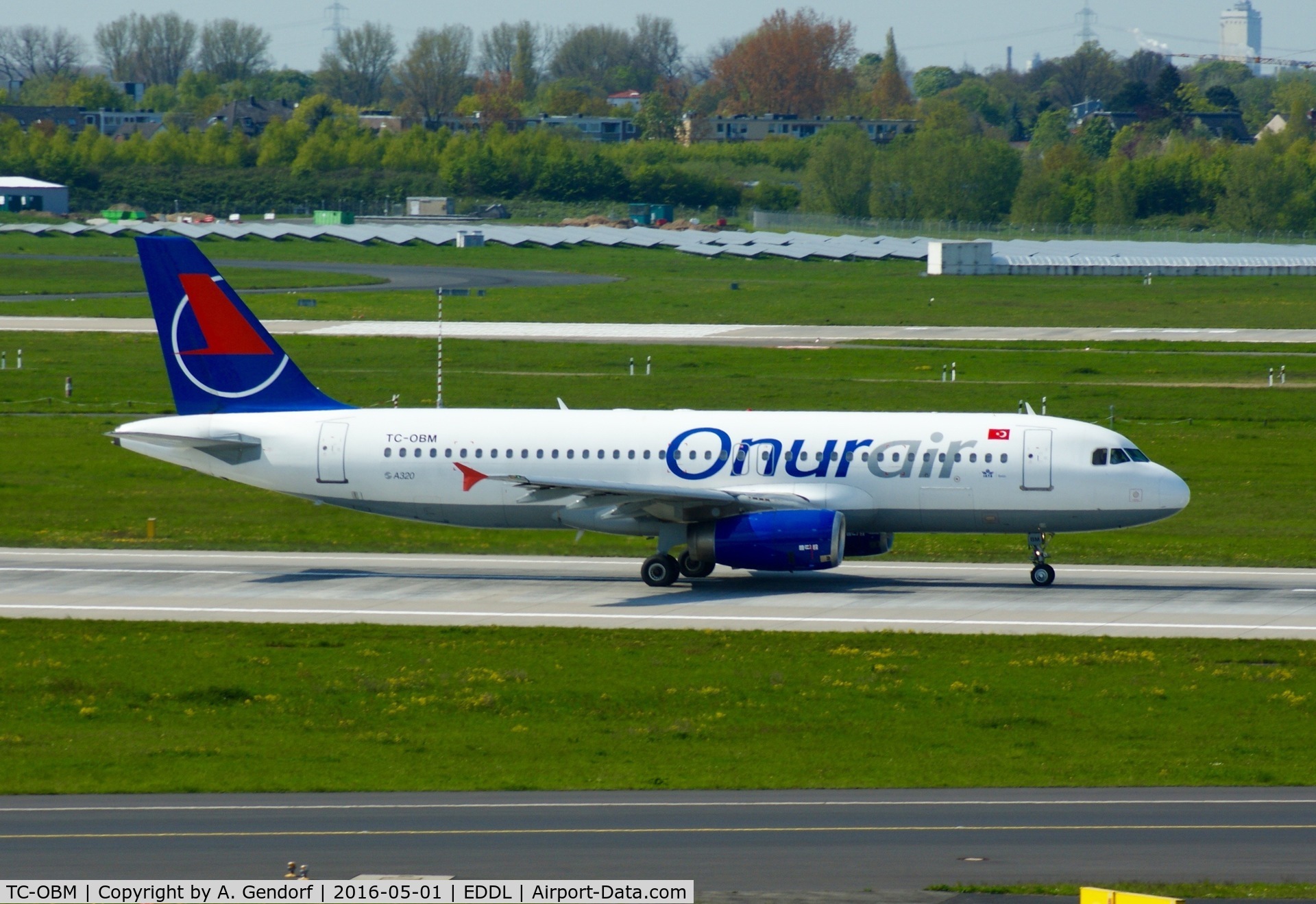 TC-OBM, 1997 Airbus A320-232 C/N 676, Onur Air, is here at Düsseldorf Int'l(EDDL)
