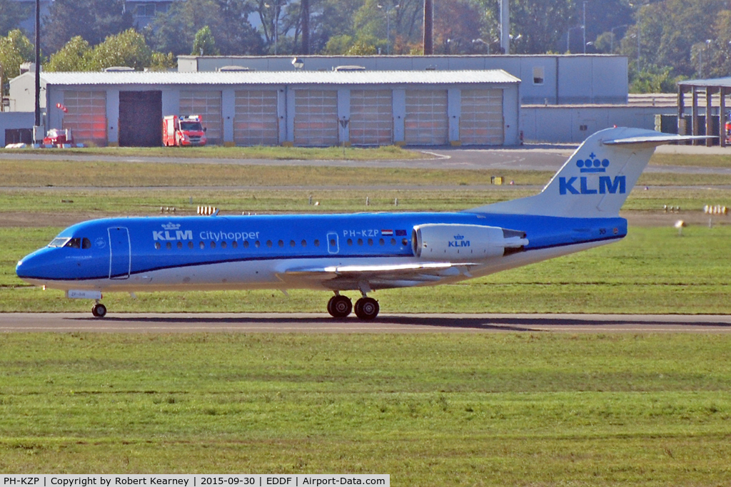 PH-KZP, 1995 Fokker 70 (F-28-0070) C/N 11539, Taxiing in after arrival