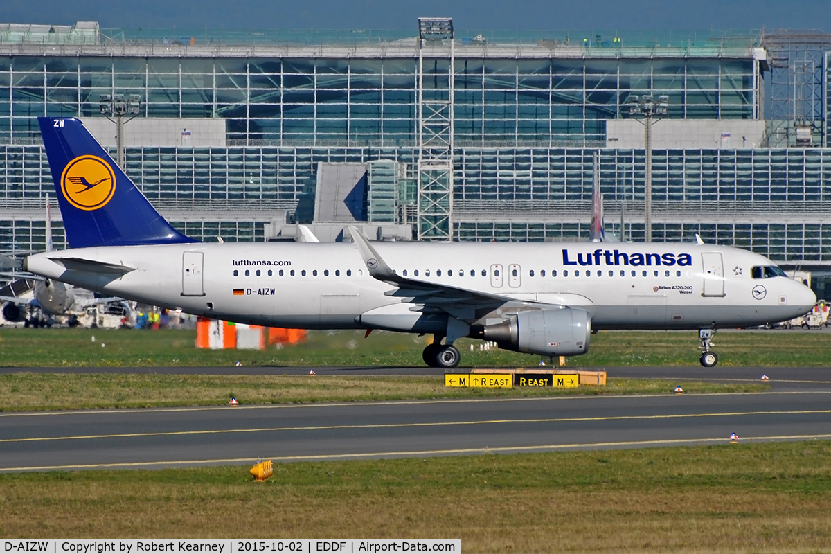 D-AIZW, 2013 Airbus A320-214 C/N 5694, Taxiing in after arrival