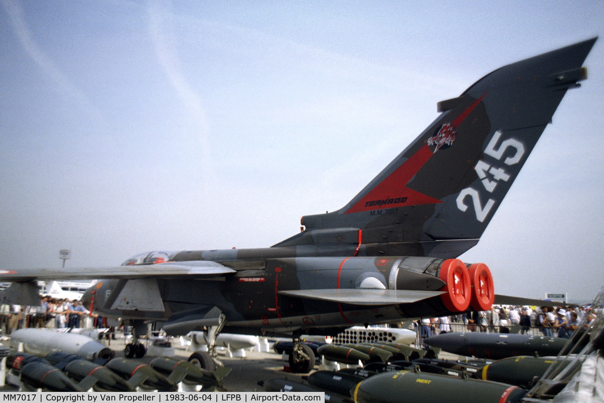MM7017, Panavia Tornado IDS C/N 195/IS016/5023, Panavia Tornado IDS of the Italian Air Force at Le Bourget 1983. Seems to be standing in a 