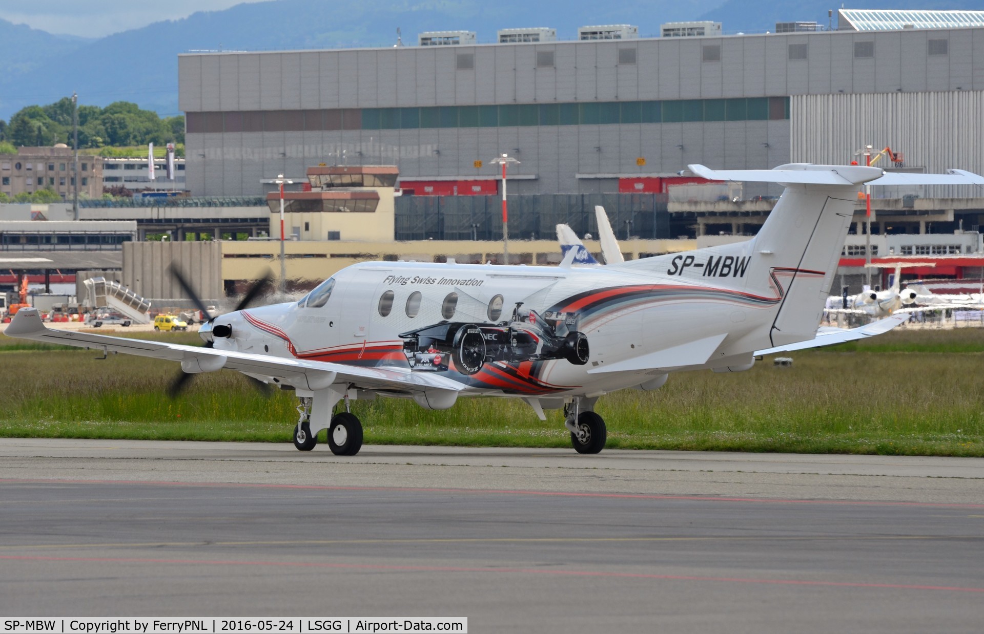 SP-MBW, 2012 Pilatus PC-12/47NG C/N 1390, PC12 arriving in GVA