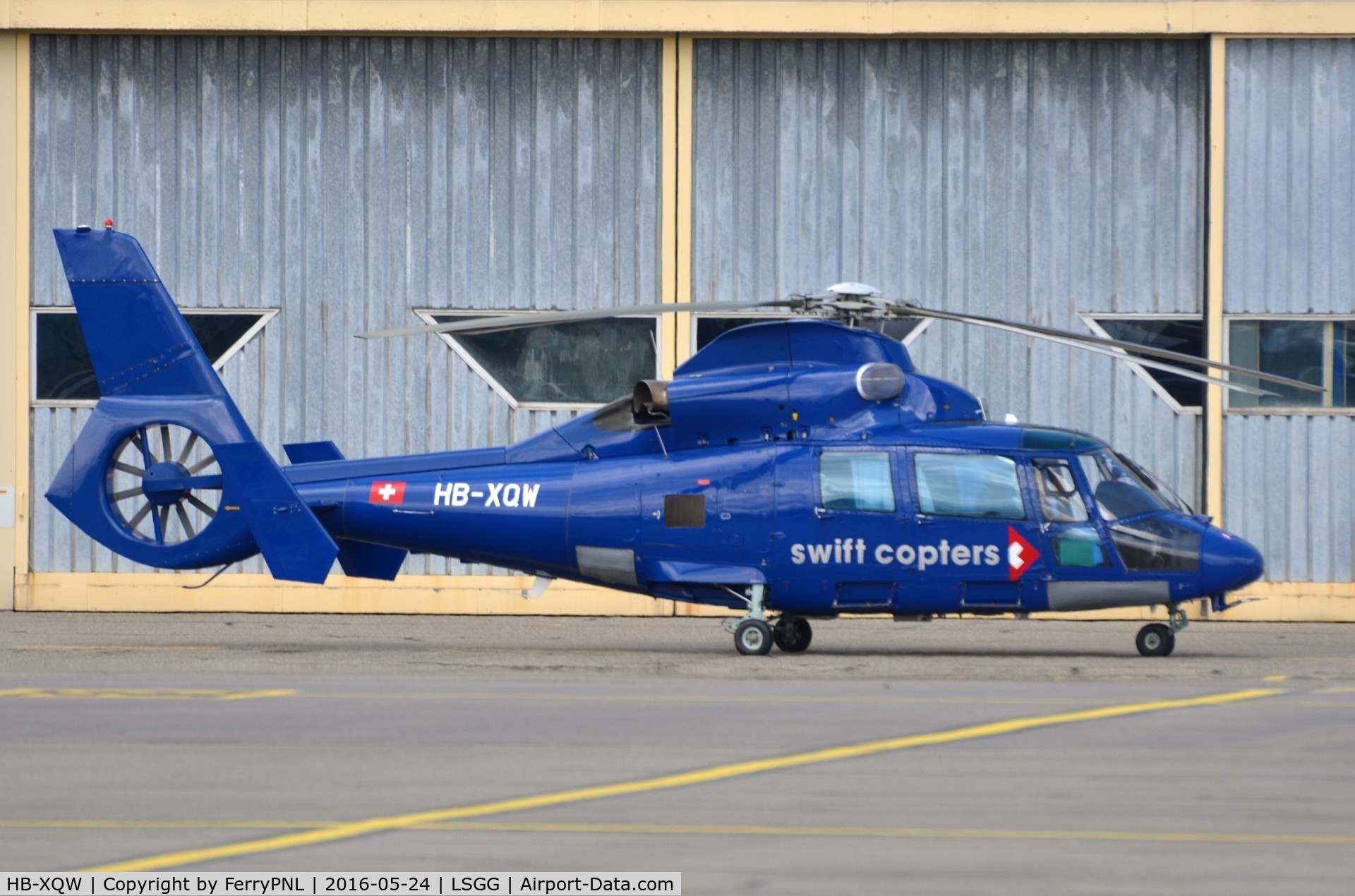 HB-XQW, 1990 Aérospatiale AS-365N-2 Dauphin C/N 6350, Dauphin ready for its flight later this afternoon.