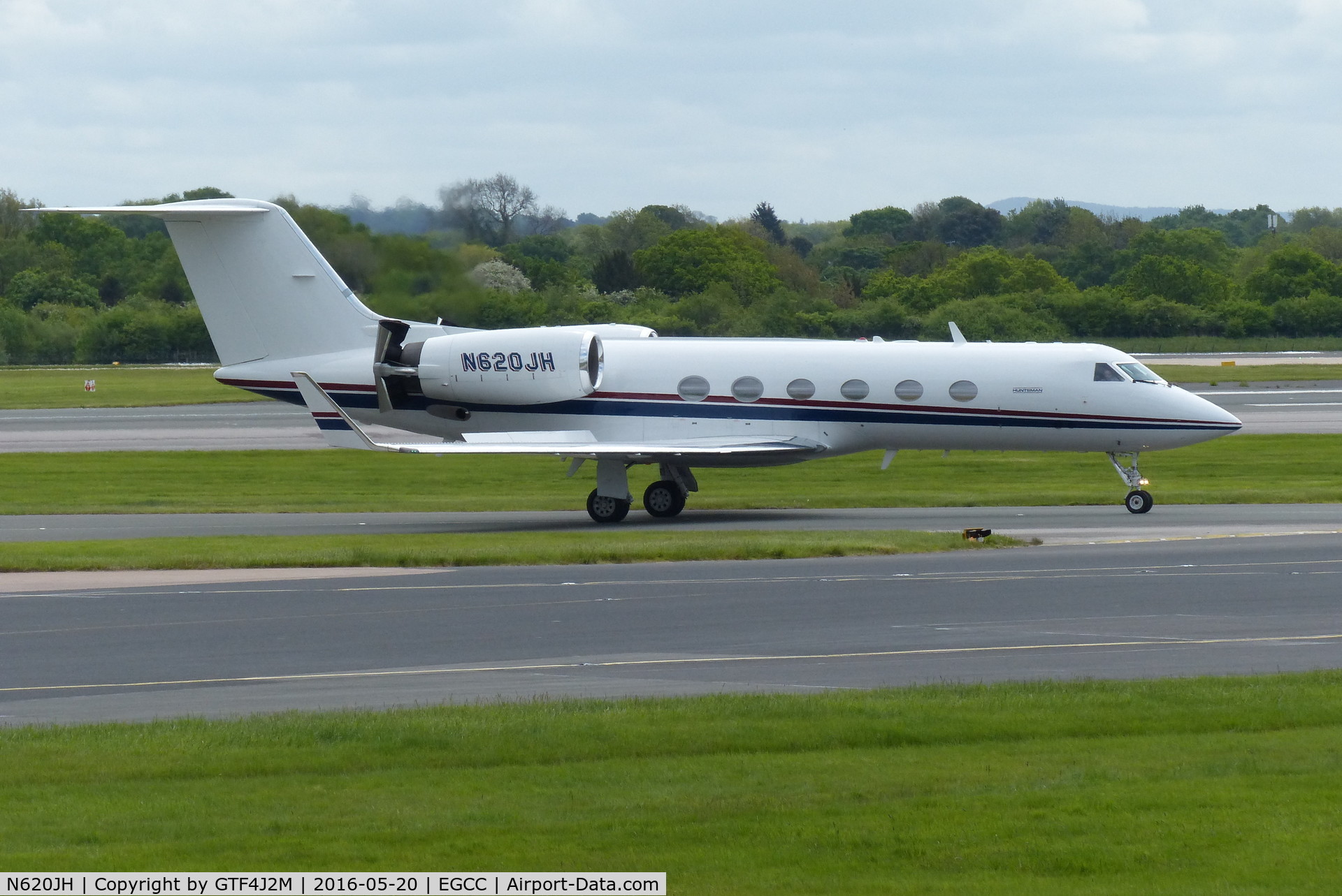 N620JH, 1995 Gulfstream Aerospace G-IV C/N 1272, N620JH at Manchester 20.5.16