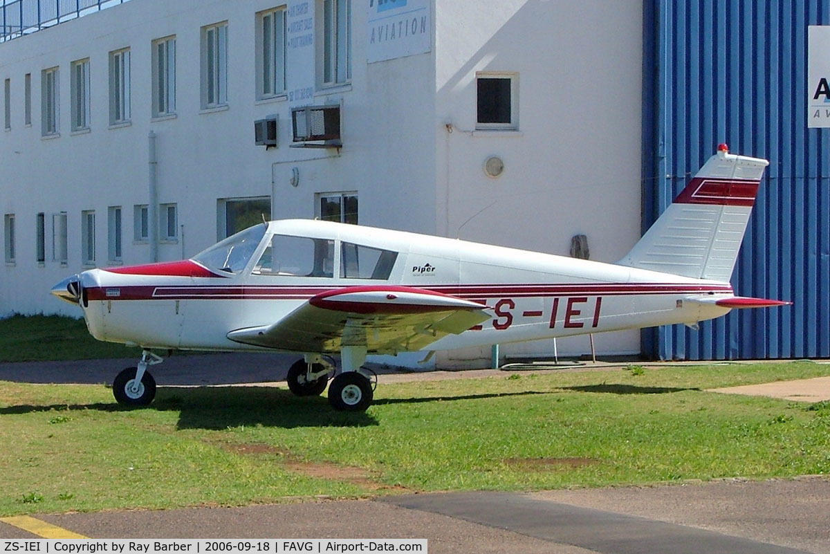 ZS-IEI, 1970 Piper PA-28-140 Cherokee C/N 28-26628, Piper PA-28-140 Cherokee C [28-26628] Durban-Virginia~ZS 18/09/2006