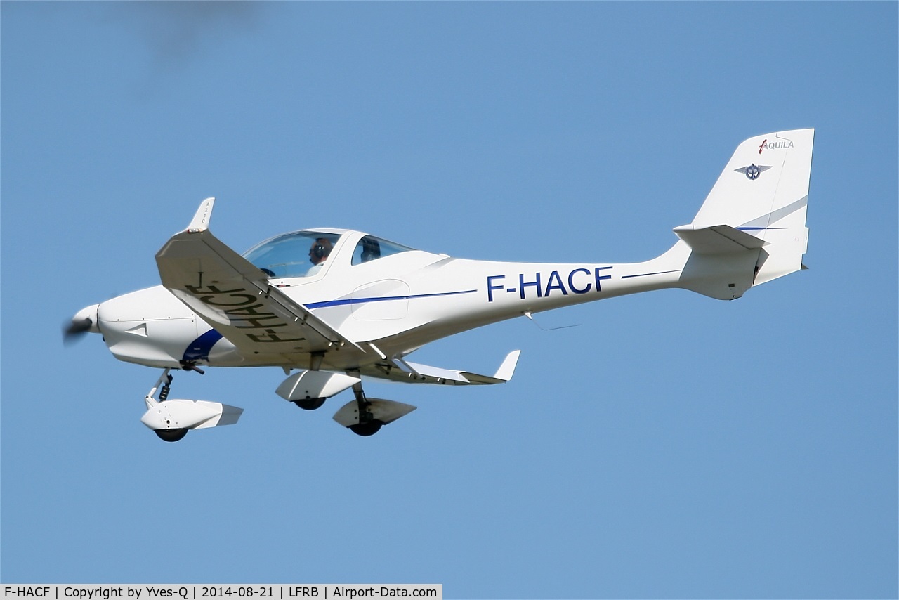 F-HACF, Aquila A210 (AT01) C/N AT01-125, Aquila A210 (AT01), Training flight over Brest-Bretagne airport (LFRB-BES)