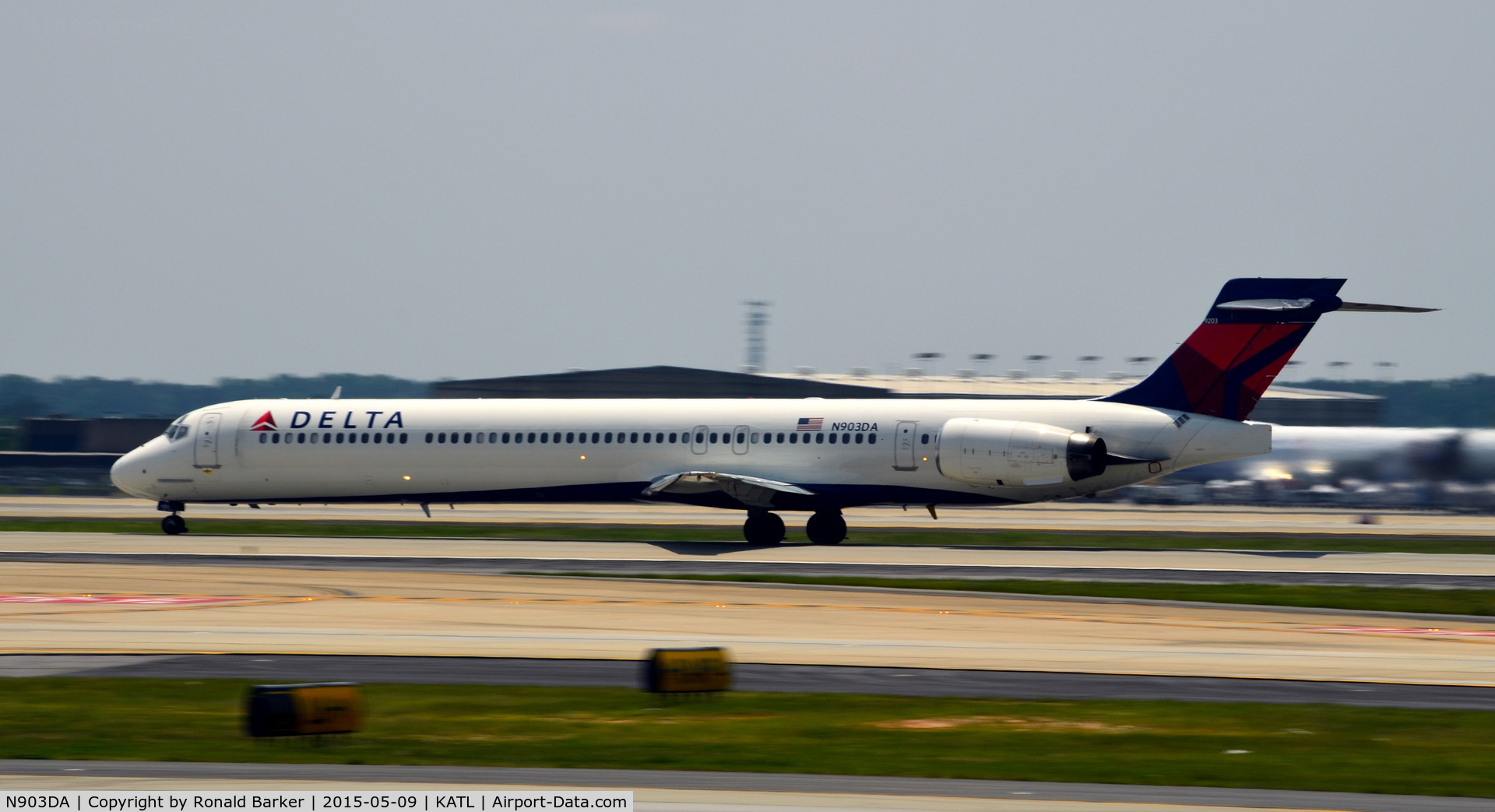 N903DA, 1995 McDonnell Douglas MD-90-30 C/N 53383, Takeoff Atlanta