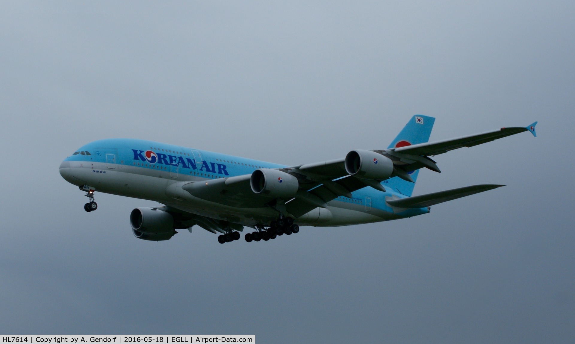 HL7614, 2011 Airbus A380-861 C/N 068, Korean Air, is here completing the flight from Seoul(RKSI) to London Heathrow(EGLL)