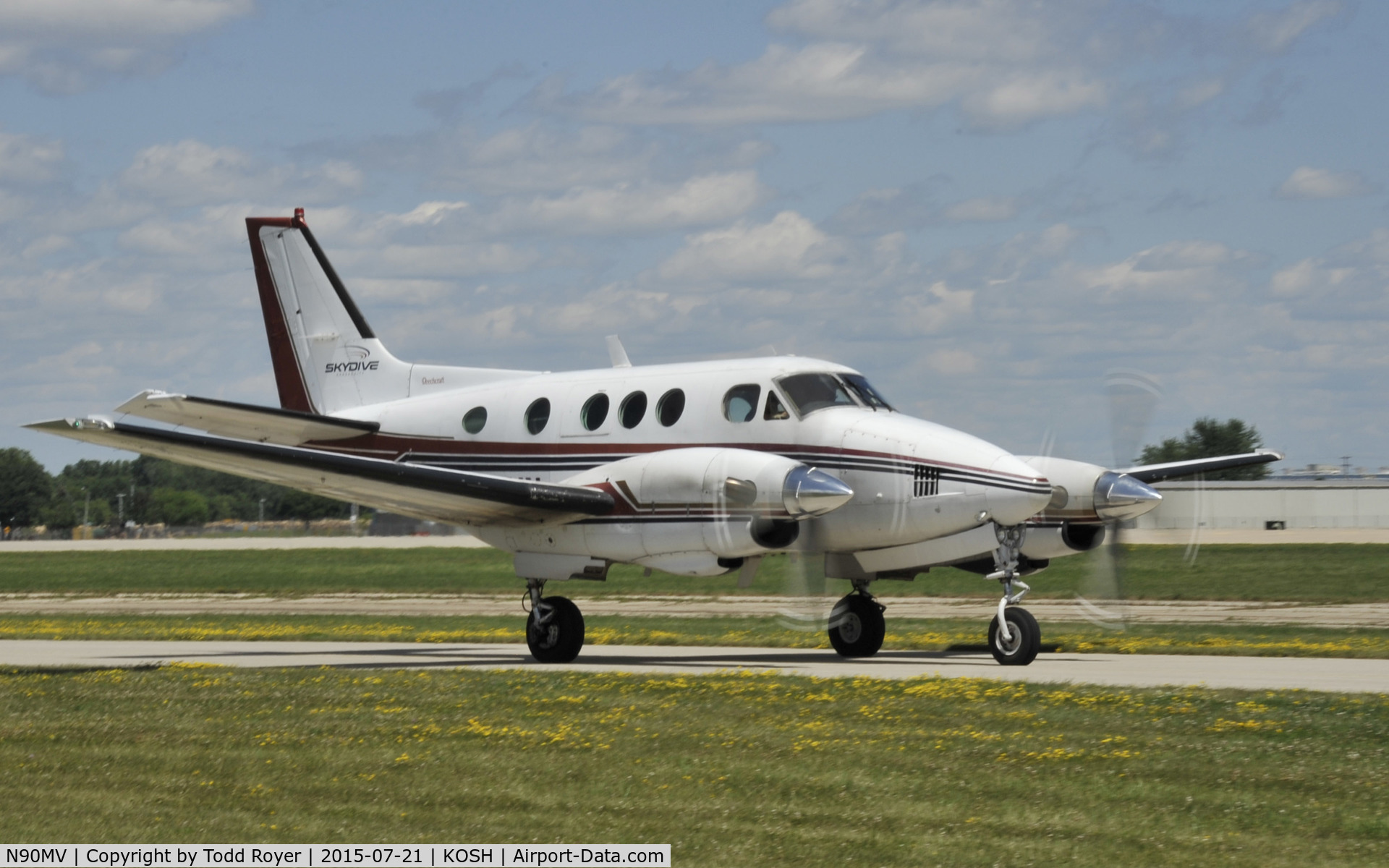 N90MV, 1976 Beech C90 King Air C/N LJ-701, Airventure 2015