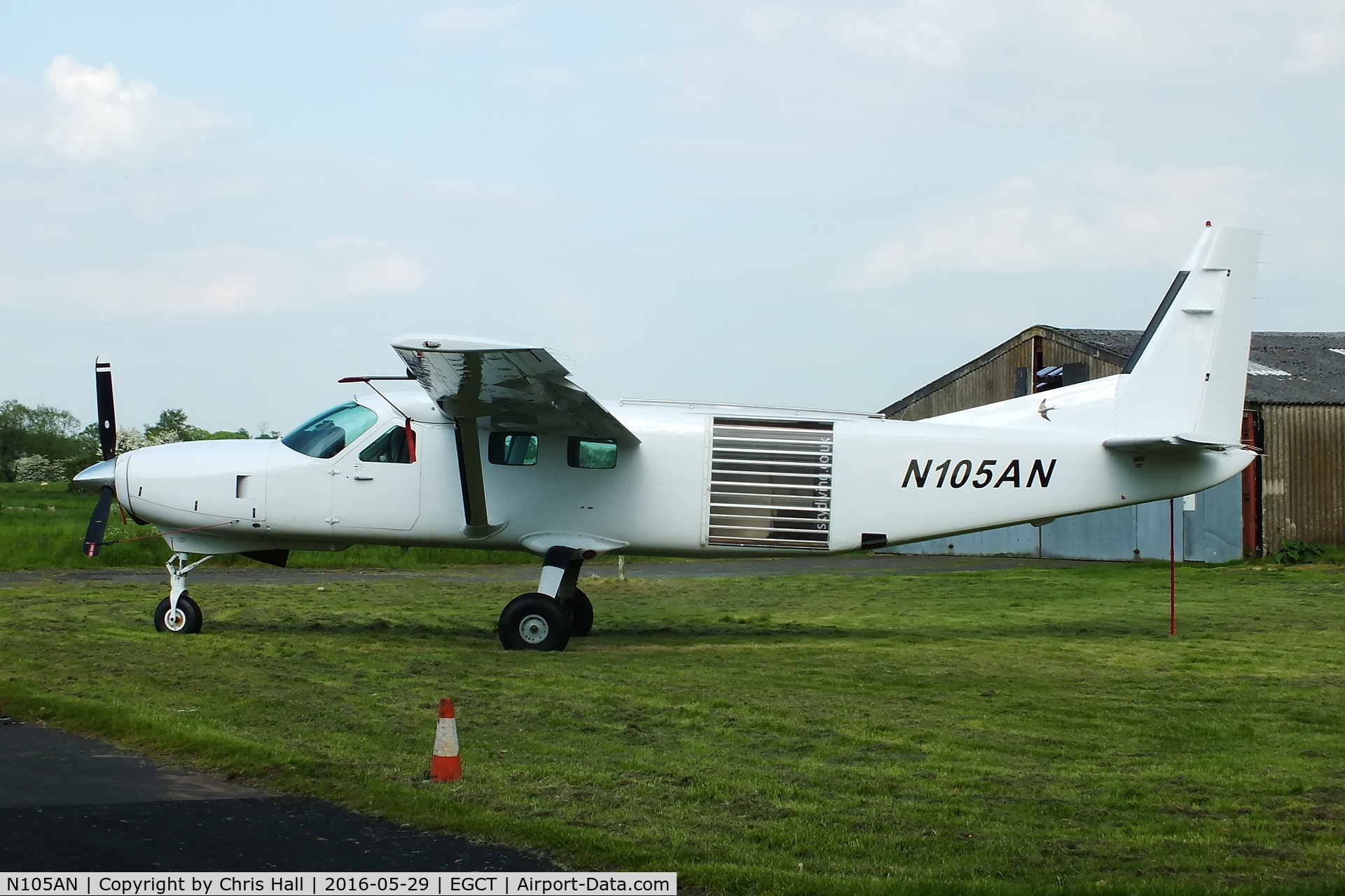 N105AN, 2002 Cessna 208B Grand Caravan C/N 208B0956, at Tilstock