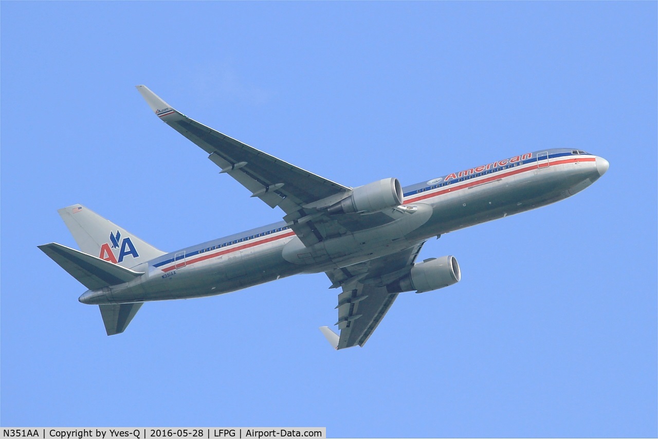 N351AA, 1988 Boeing 767-323 C/N 24032, Boeing 767-323, Take off rwy 06R, Roissy Charles De Gaulle airport (LFPG-CDG)
