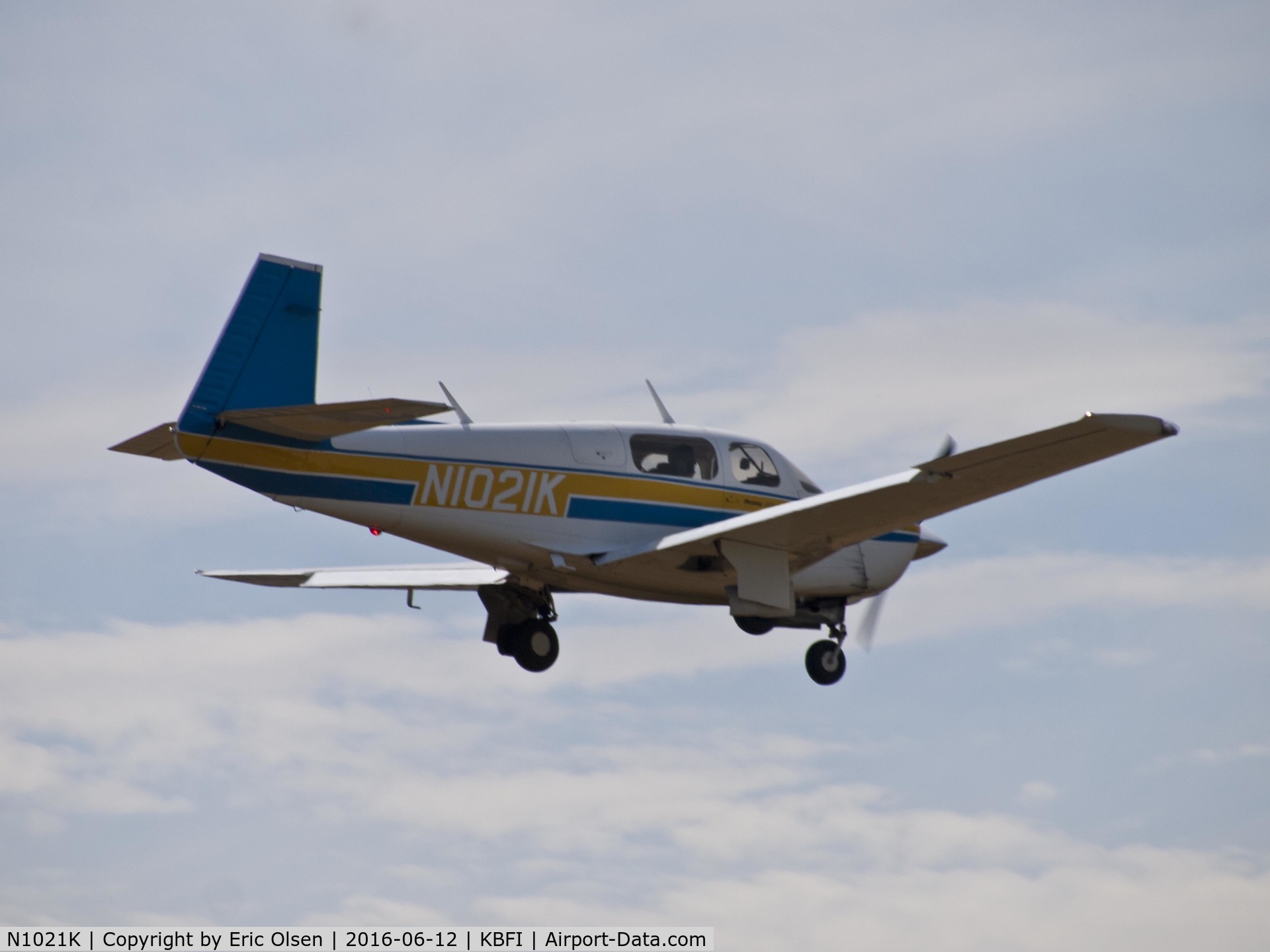 N1021K, Mooney M20J 201 C/N 24-3104, Mooney M20J over Boeing Field