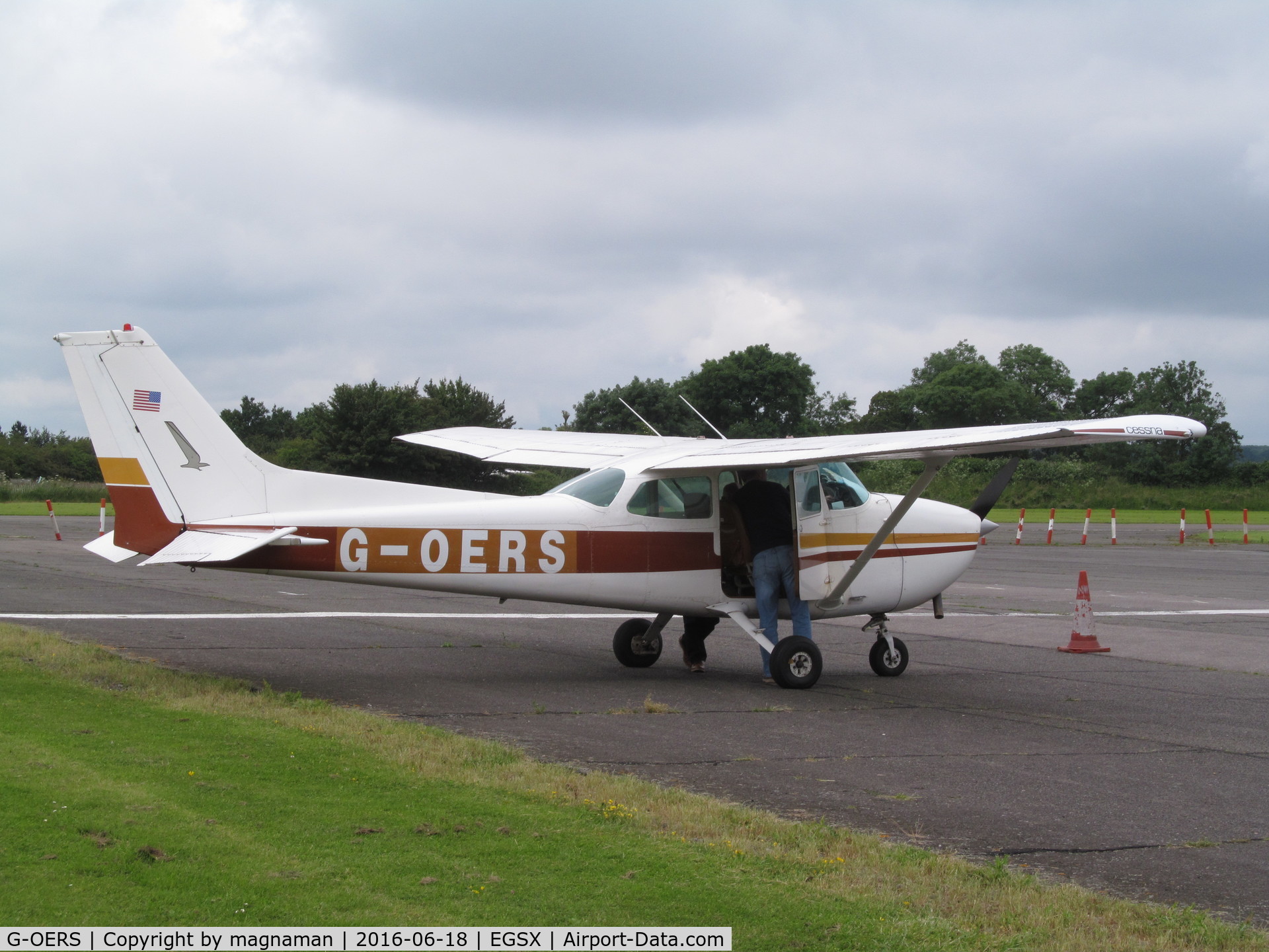 G-OERS, 1977 Cessna 172N C/N 172-68856, at fly in 2016