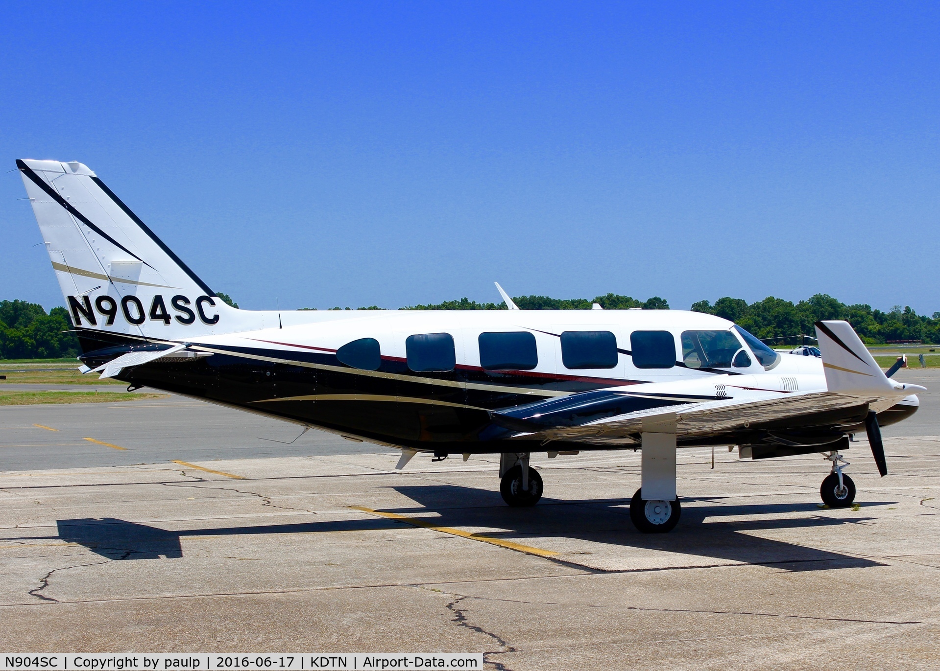 N904SC, 1981 Piper PA-31-350 Chieftain C/N 31-8152194, At Downtown Shreveport.