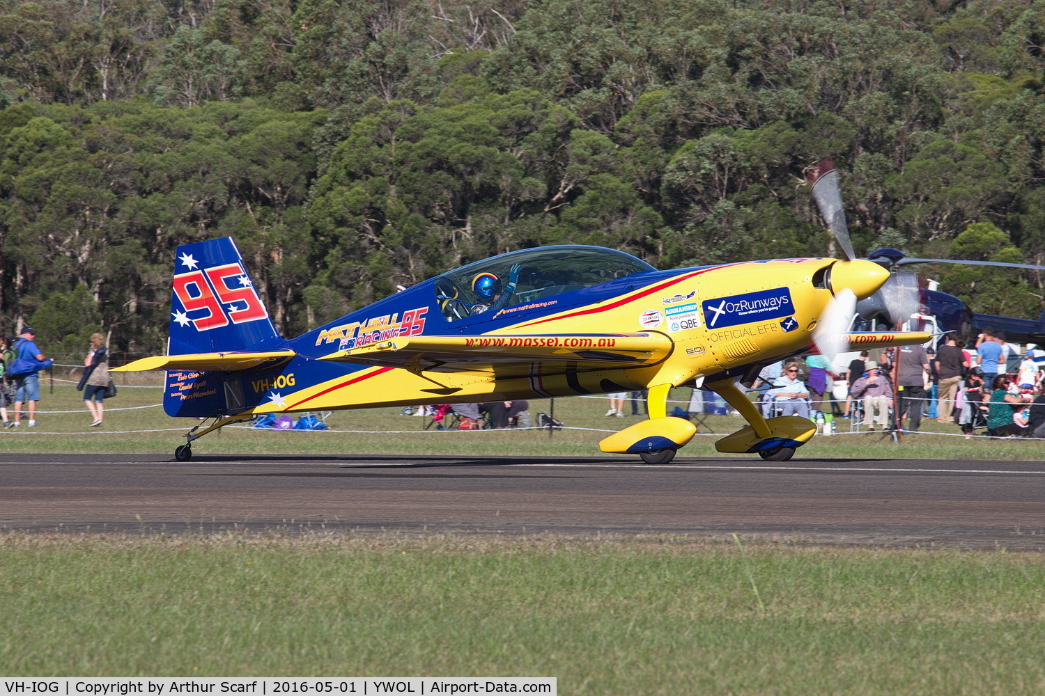 VH-IOG, 1999 Extra EA-300L C/N 100, VH-IOG Wings over Illawarra 2016