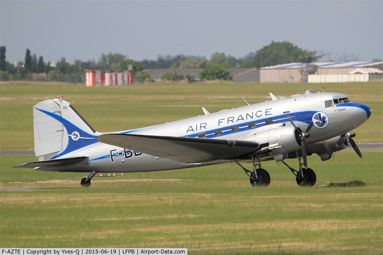F-AZTE, 1943 Douglas C-47A-1-DL  Skytrain C/N 9172, Douglas C-47A Skytrain, Taxiing to parking area, Paris-Le Bourget (LFPB-LBG) Air show 2015