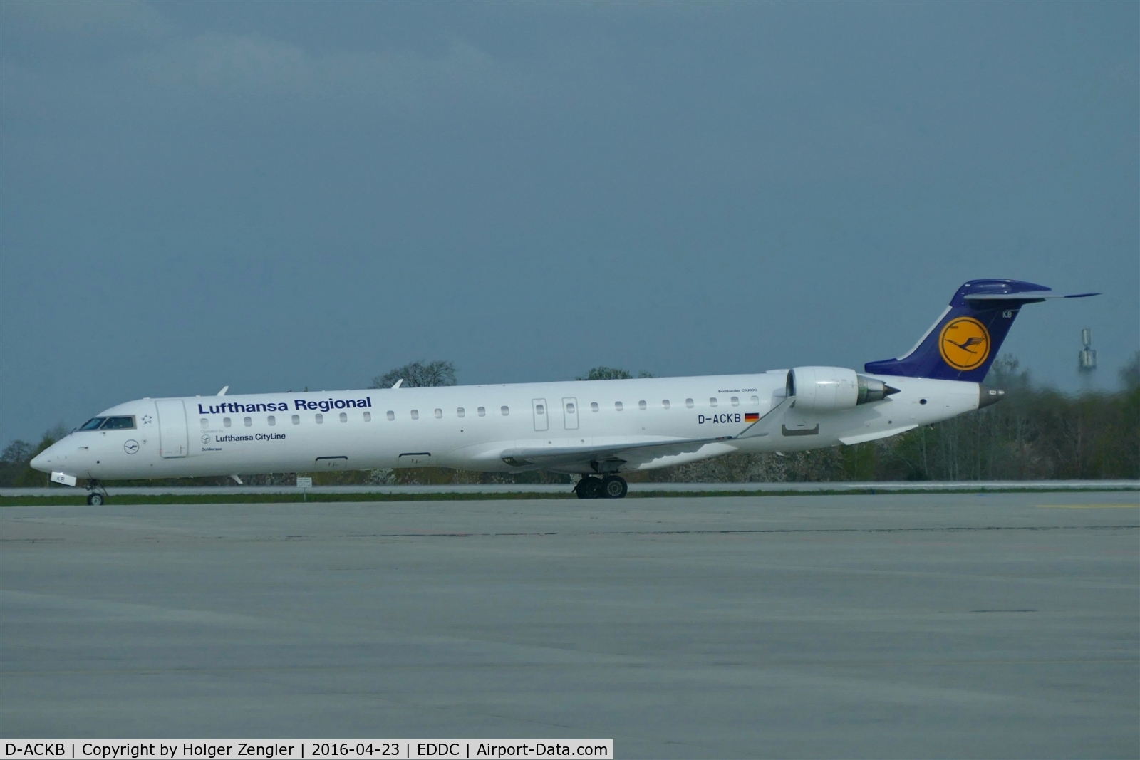 D-ACKB, 2006 Bombardier CRJ-900LR (CL-600-2D24) C/N 15073, On taxi to parking position....